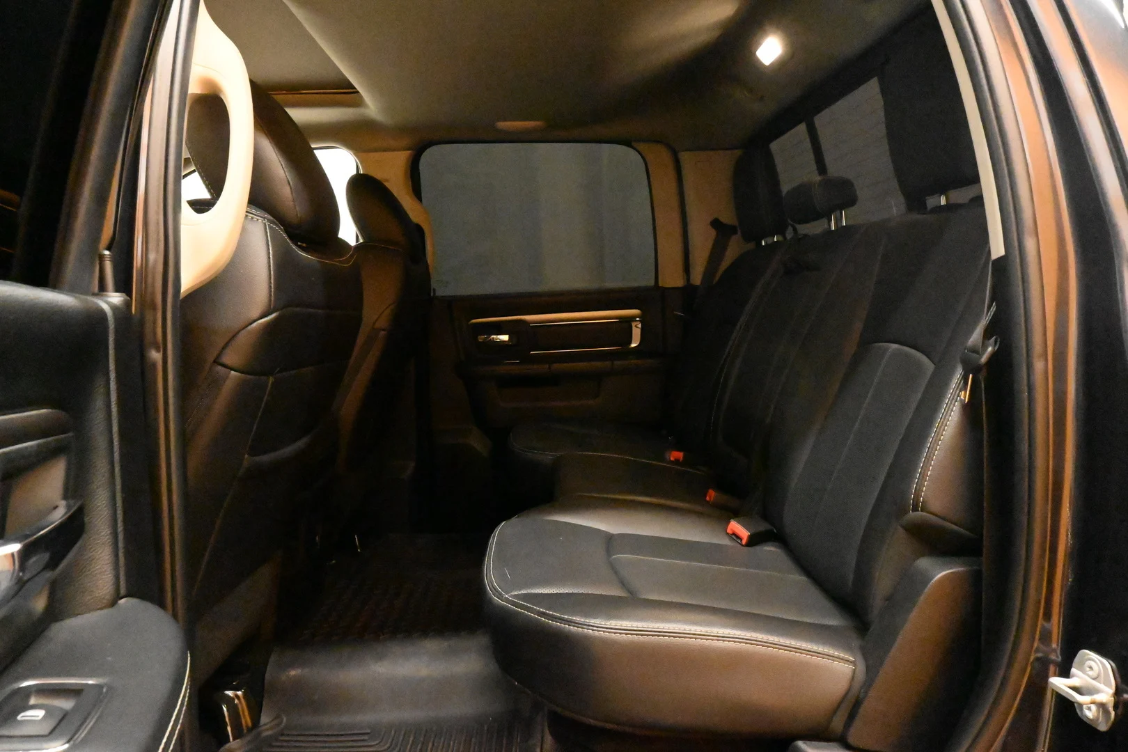 Car Image - 3R2vUdVFBiSs6SuhxVilio