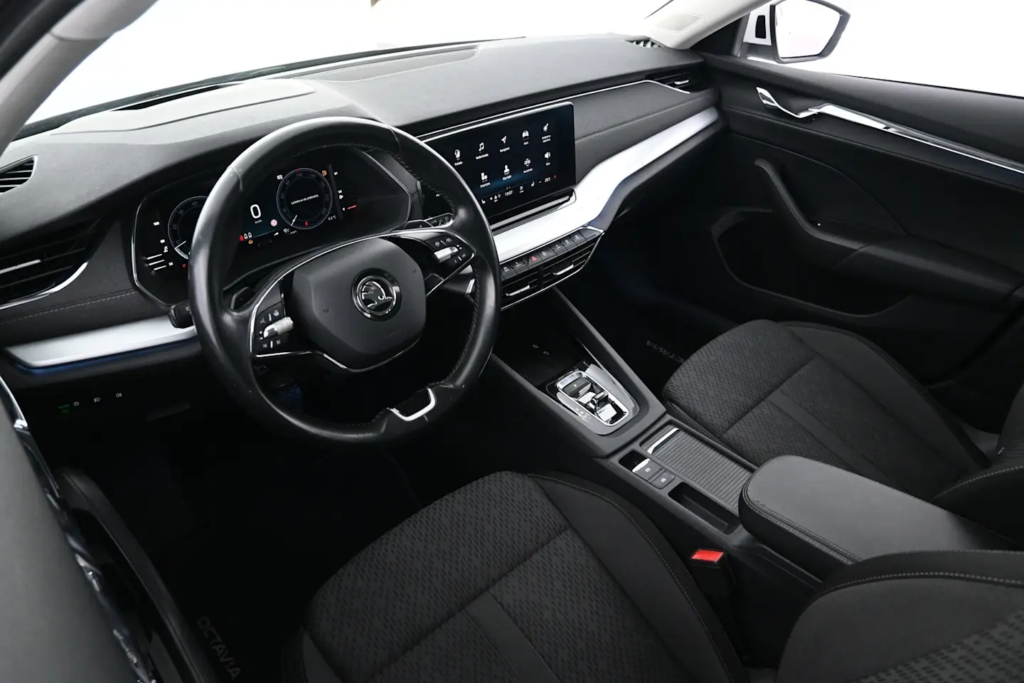 Car Image - 5b2CJeKYIk4LmXH8Wr7WYG