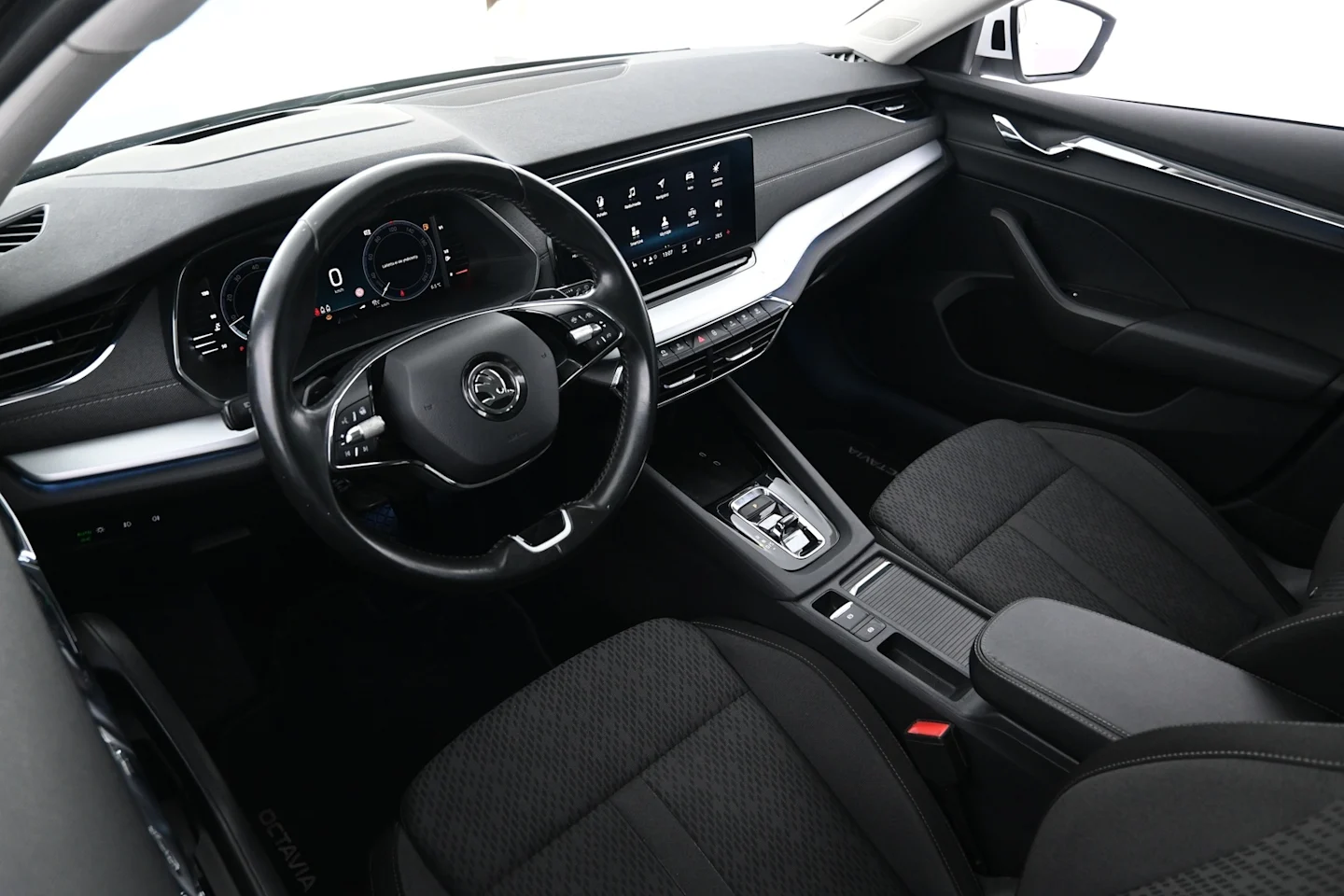 Car Image - 5b2CJeKYIk4LmXH8Wr7WYG