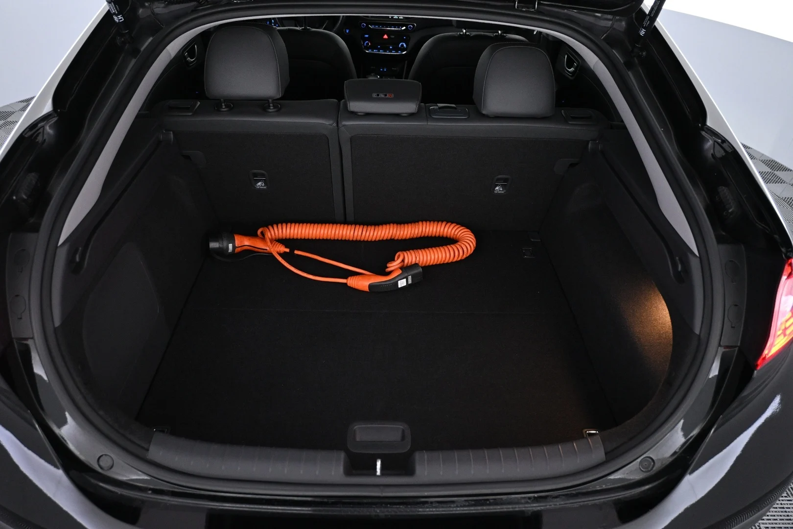 Car Image - 3jtmQi8VsAU5QOo7j8BBZo