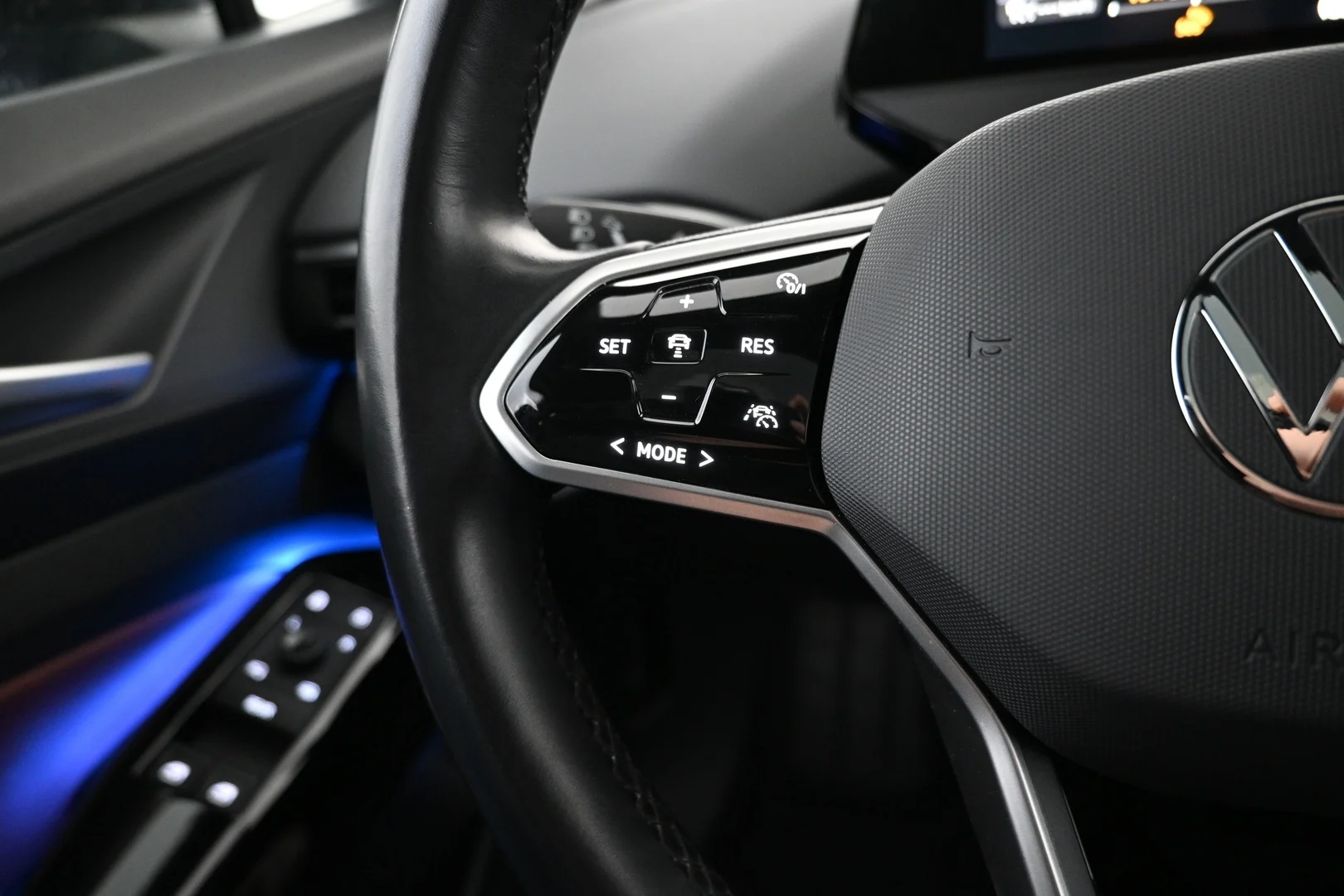 Car Image - 44DVZDUFhNUfRM1o81UsJx