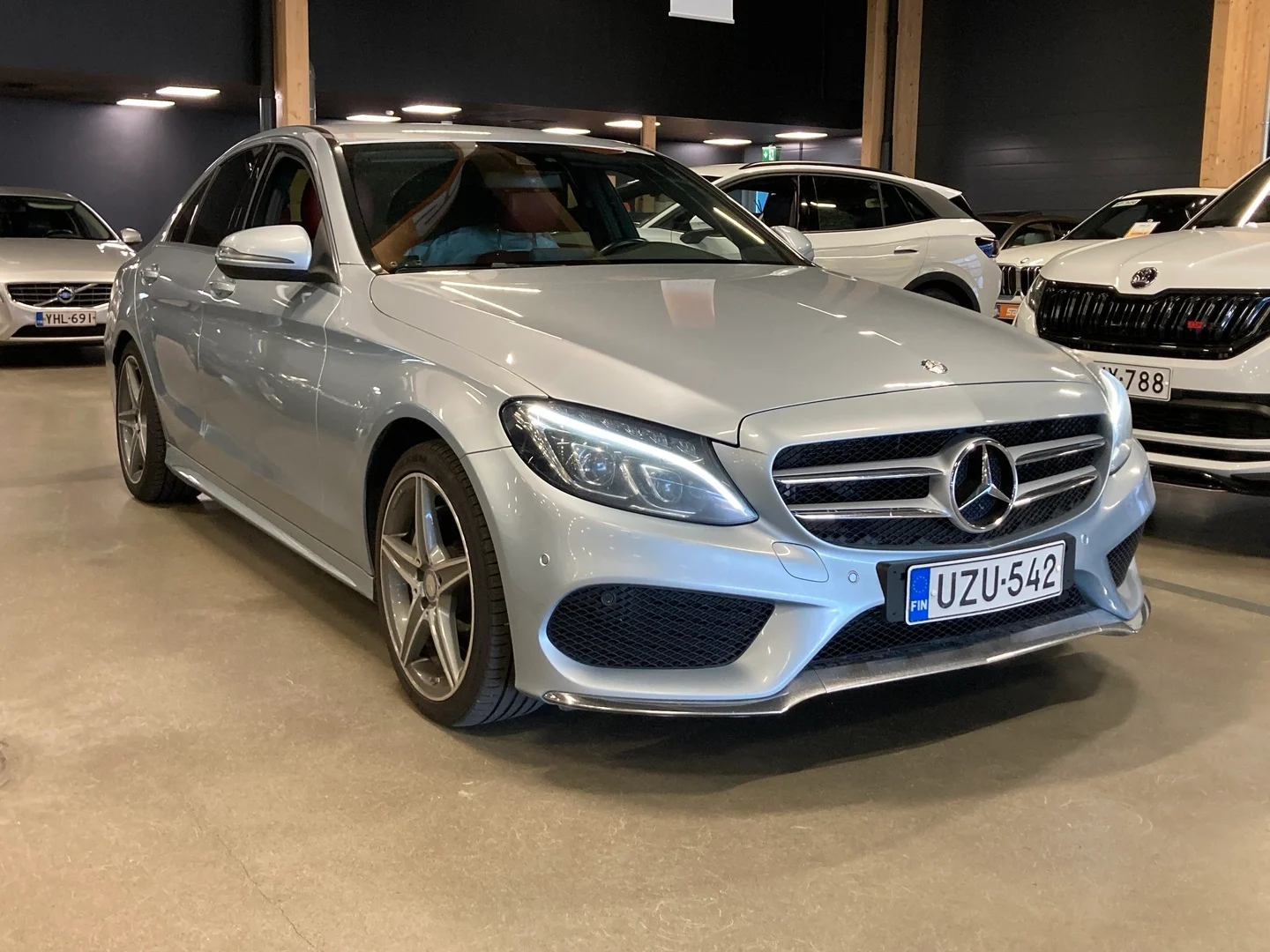 Car Image - kcPEWZjmKUeWutlnNkbJk