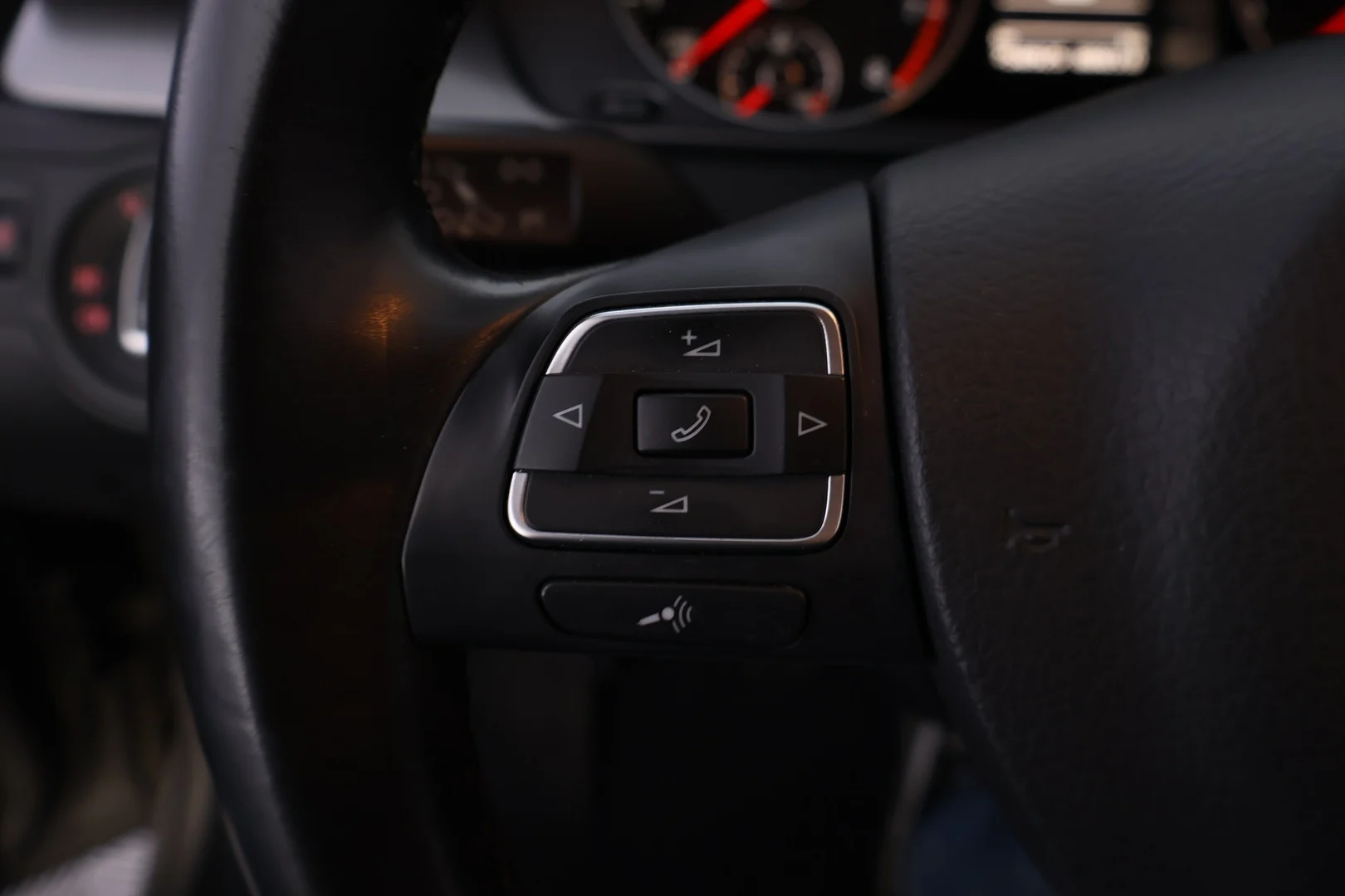 Car Image - 1WxwuBYQEC0TMCzoPqLYvG