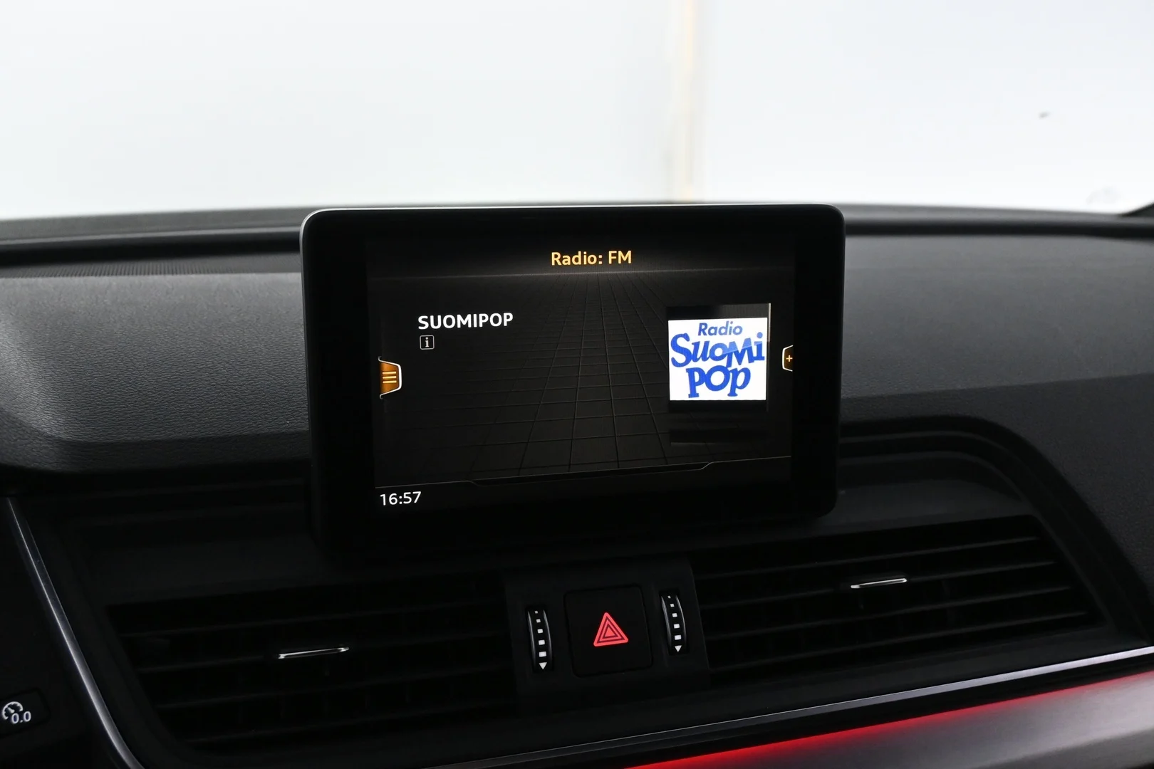 Car Image - JchVWG8fCsDUmIMJ4pog0