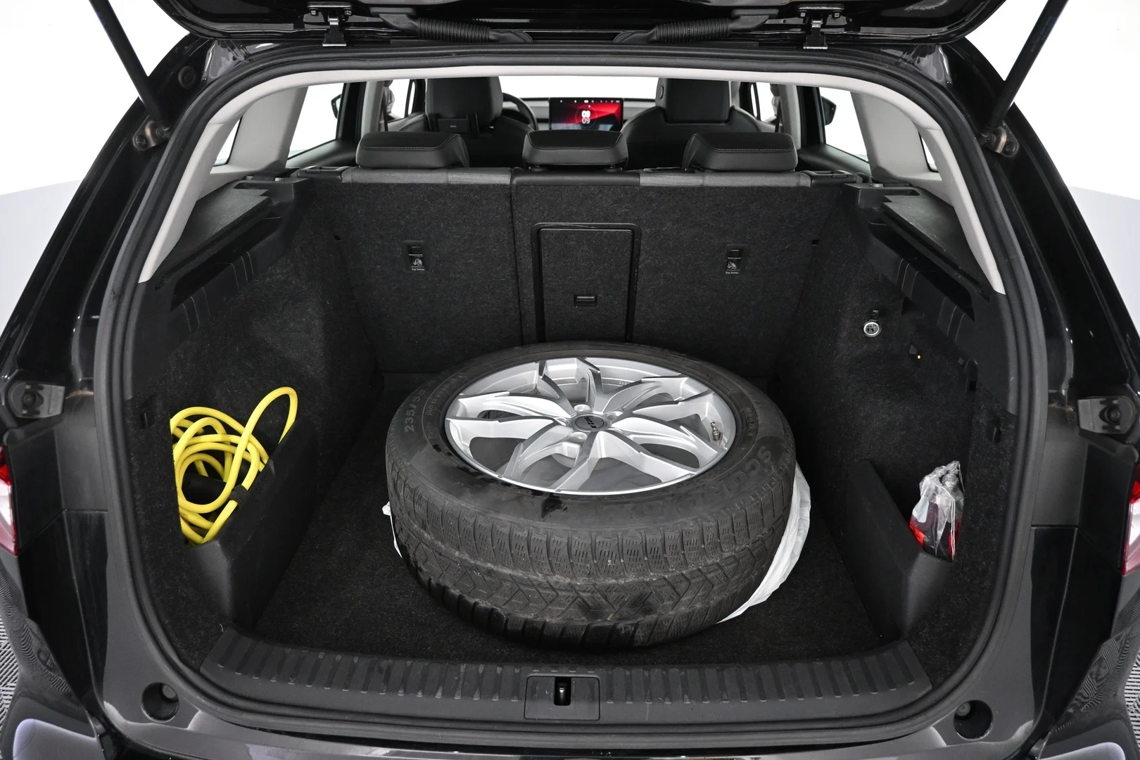 Car Image - 72OIXaNlhvexQblyhyBM9r