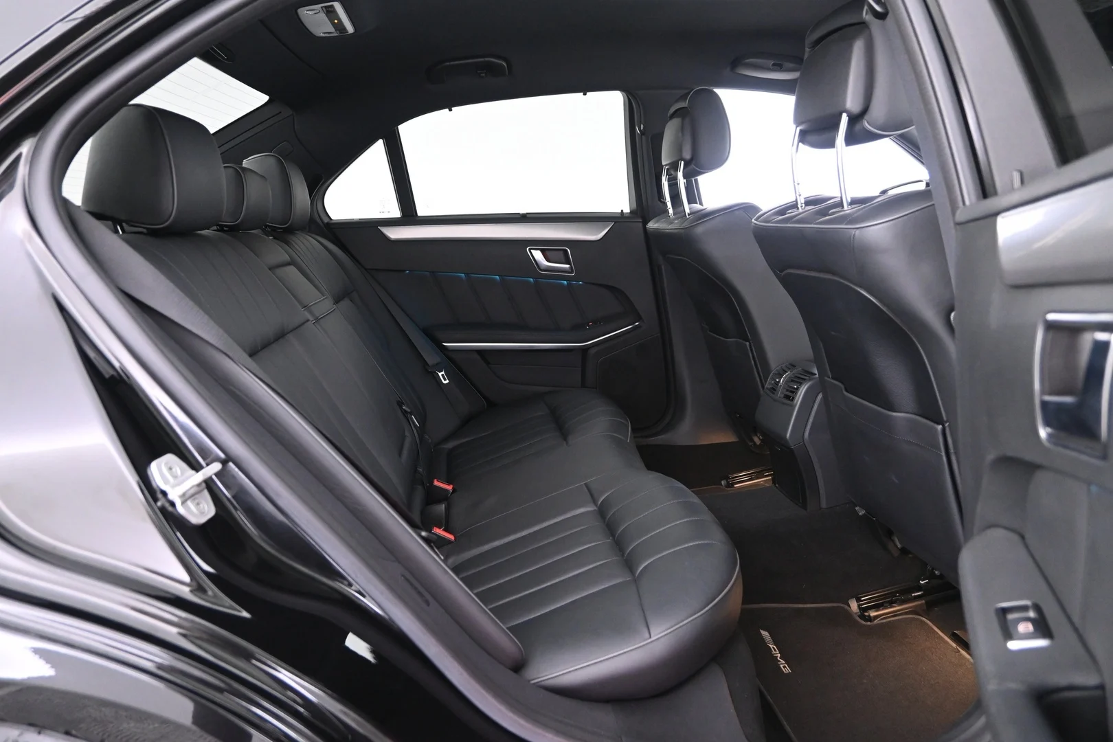 Car Image - 1dSzqDHlSUzuIUhMQIHyUO