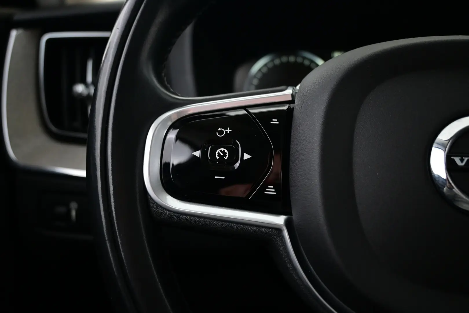 Car Image - 2OUBFVJQC5GgCn0sDiI4Wq