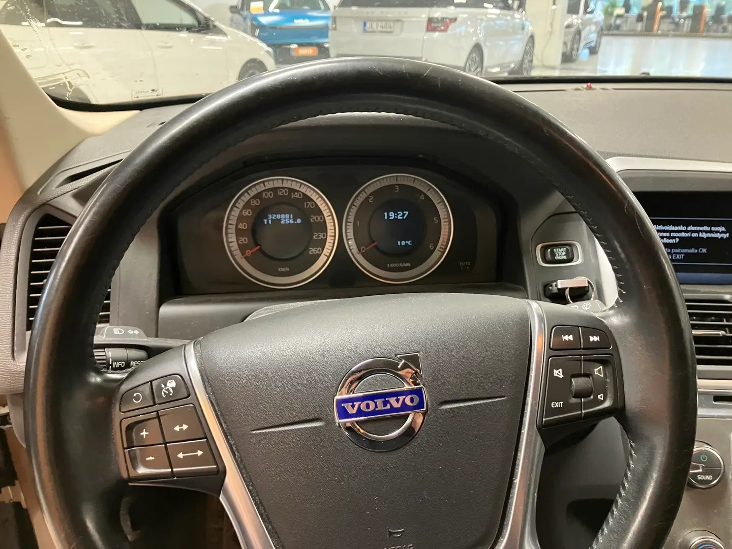 Car Image - 4hk3EM04AYzVLF725hr7um