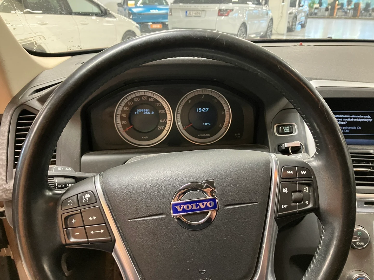 Car Image - 4hk3EM04AYzVLF725hr7um