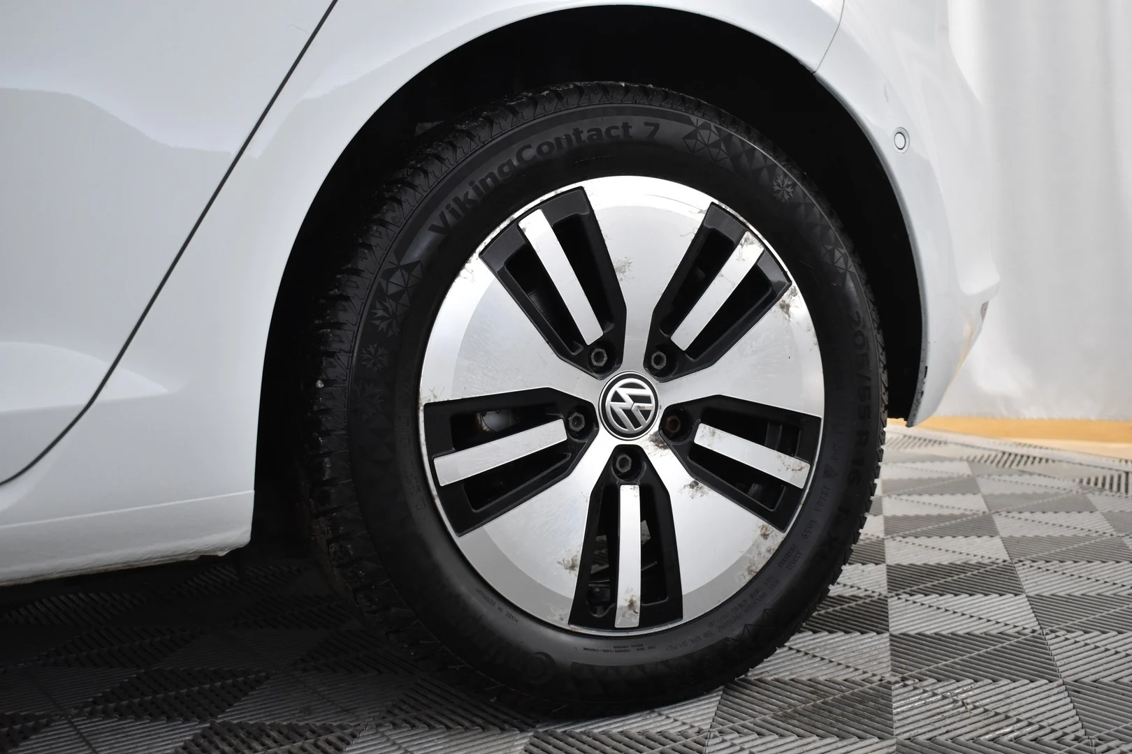 Car Image - 1G8w1YQz2k6G6XBdEaAL7t