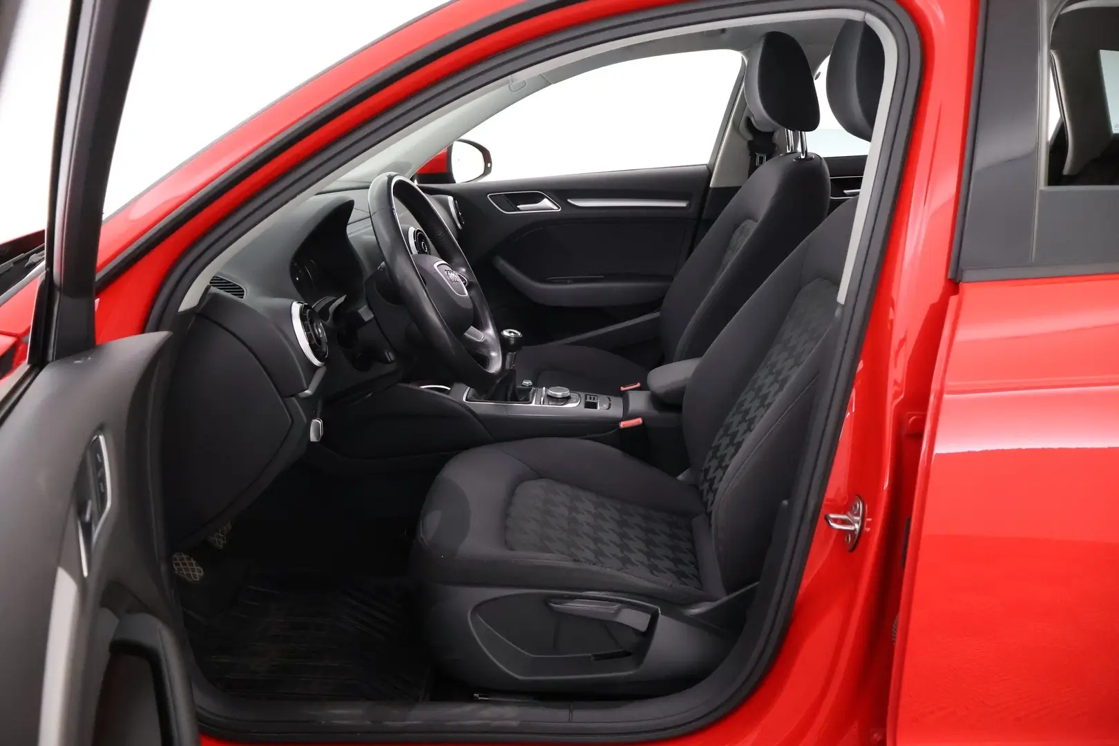 Car Image - D1dMHOjU0ofGtKU4Igty4