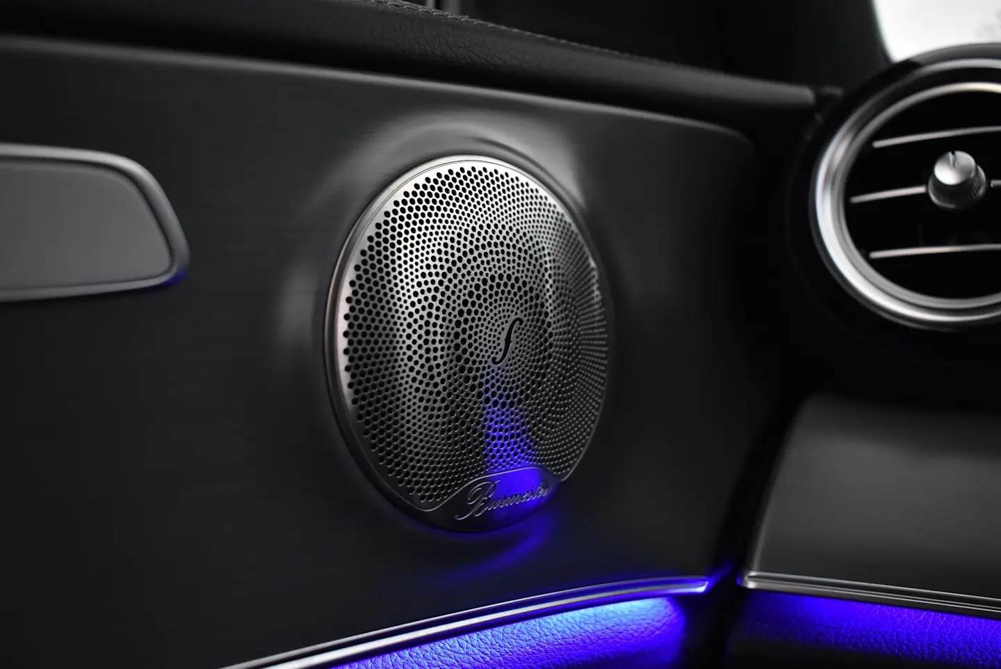 Car Image - 4TrZY1HNbcJzVWGXJt6sdn