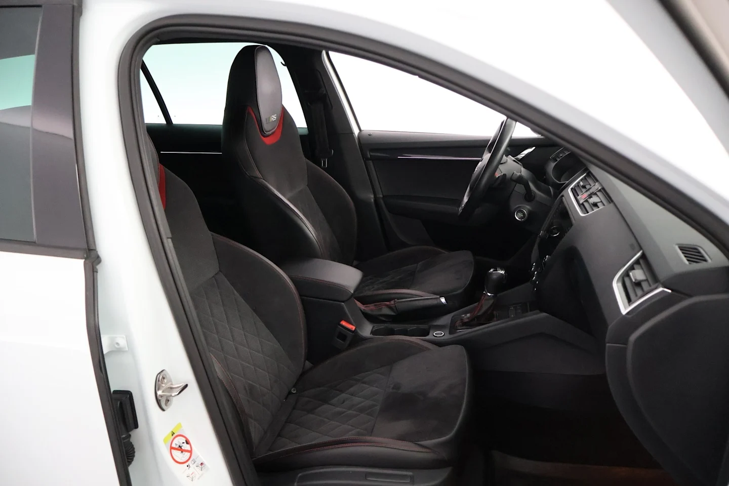 Car Image - MPrRYnI2XczWXDxOfvNVT