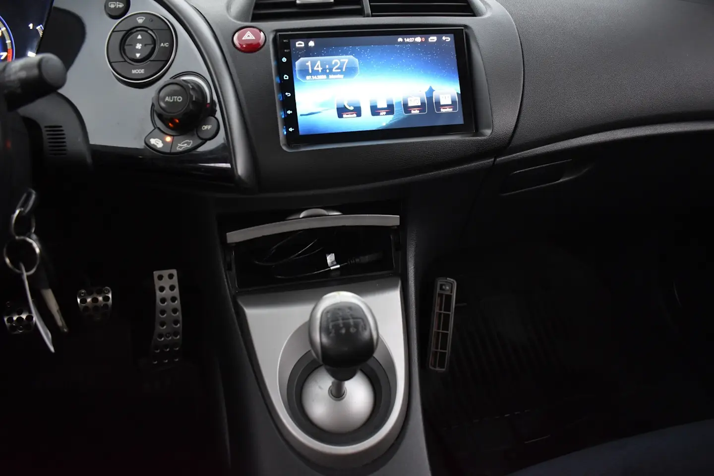 Car Image - TcVl69zXl9DAyQzezZuJg