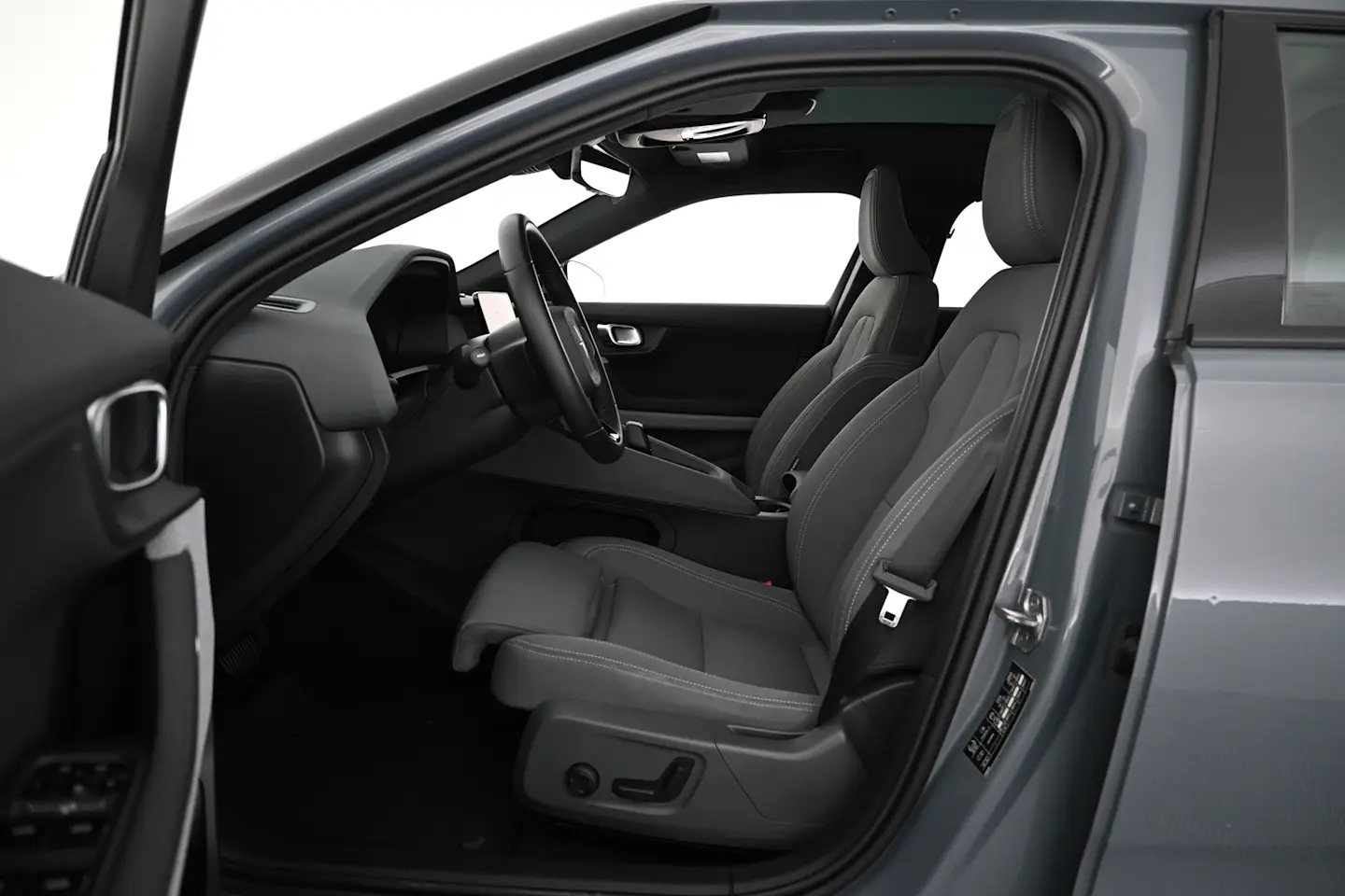 Car Image - 2FLPz800I17BvtVQLwegW3