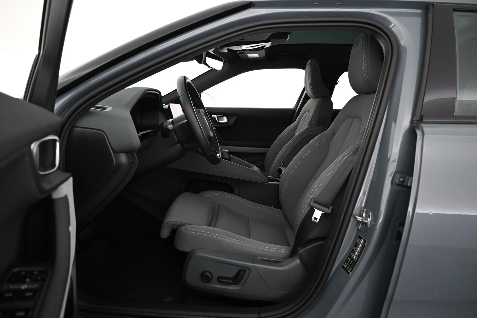 Car Image - 2FLPz800I17BvtVQLwegW3