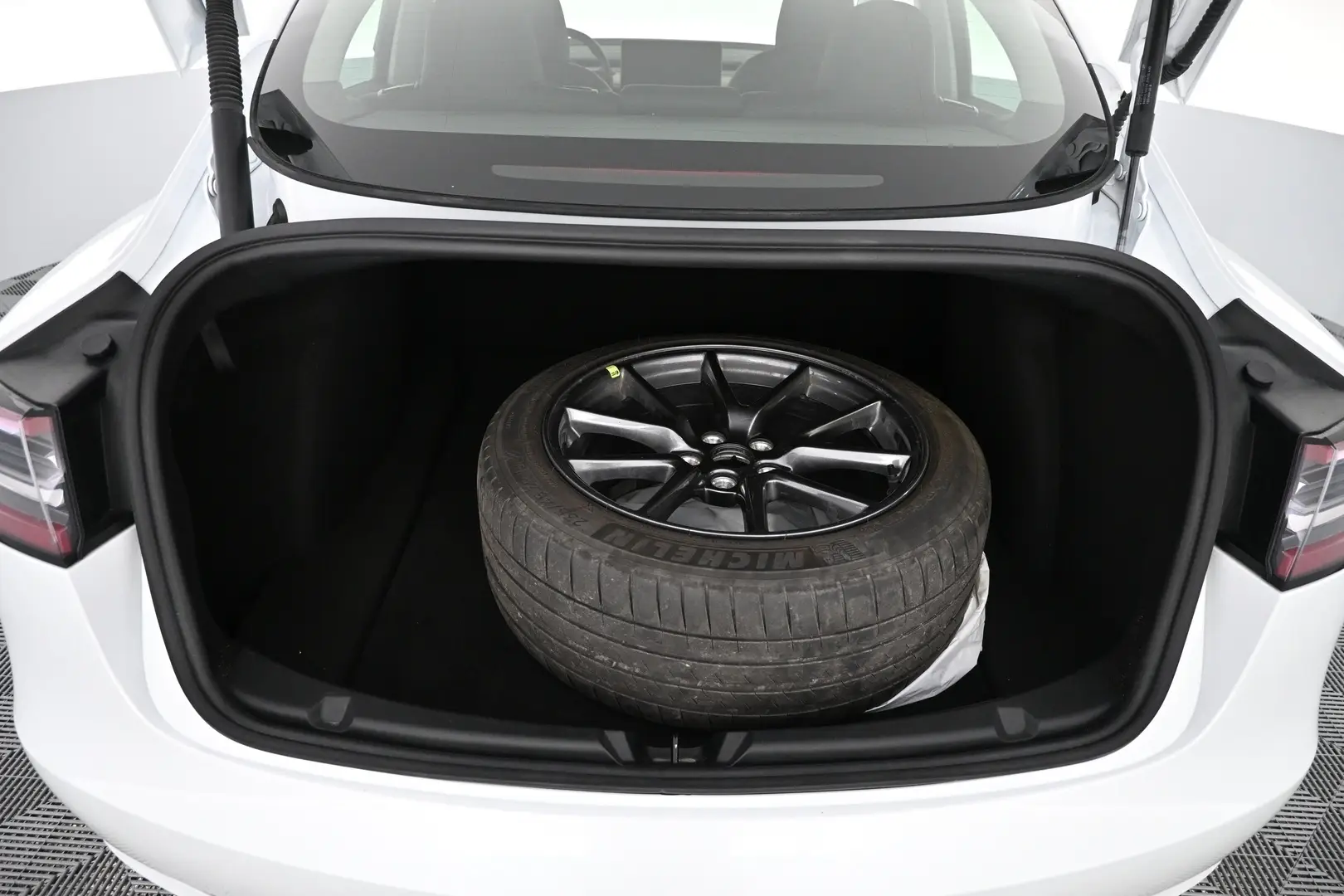 Car Image - 4p7U22emsdOn2GaIUuakOX