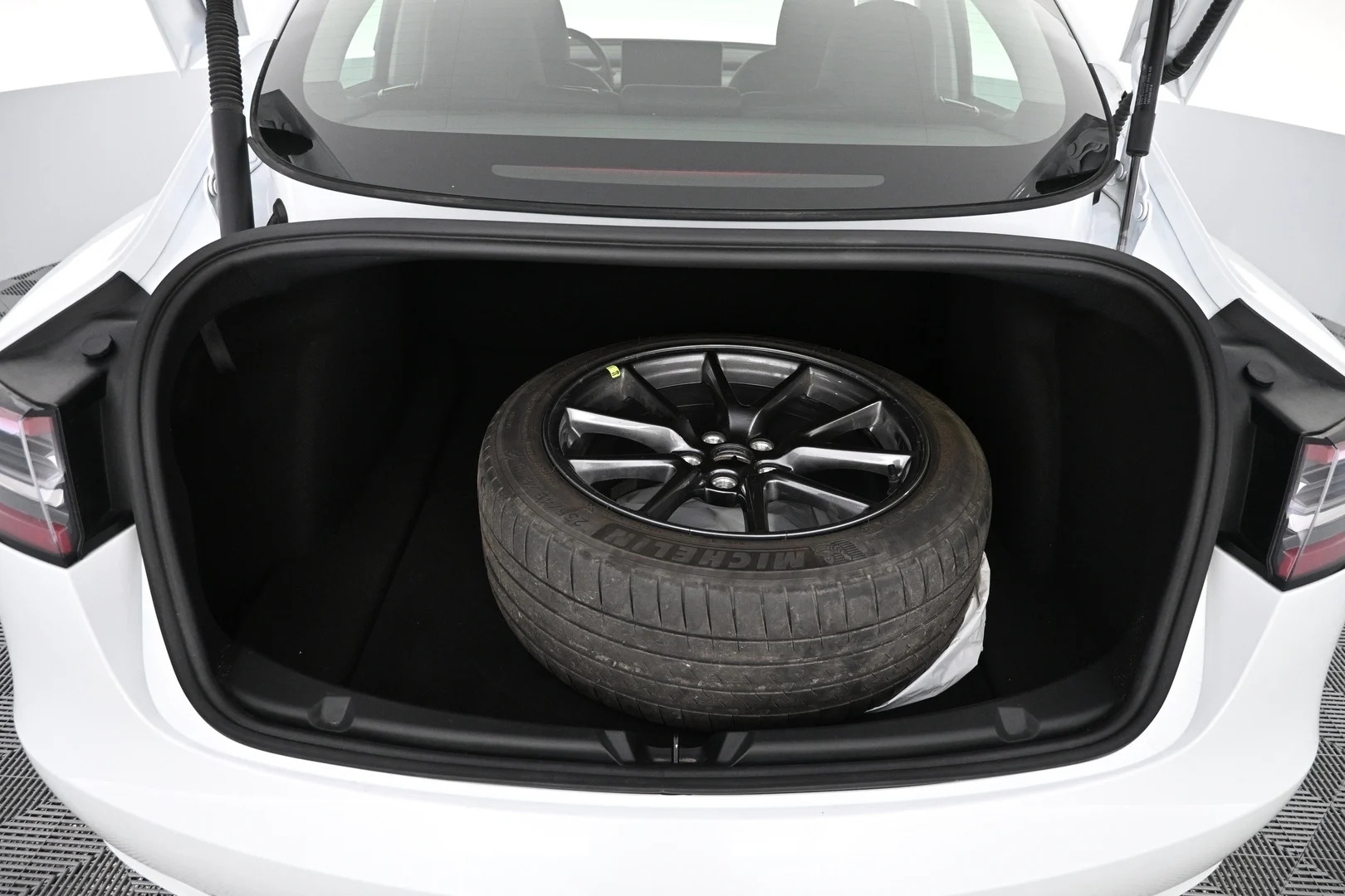 Car Image - 4p7U22emsdOn2GaIUuakOX