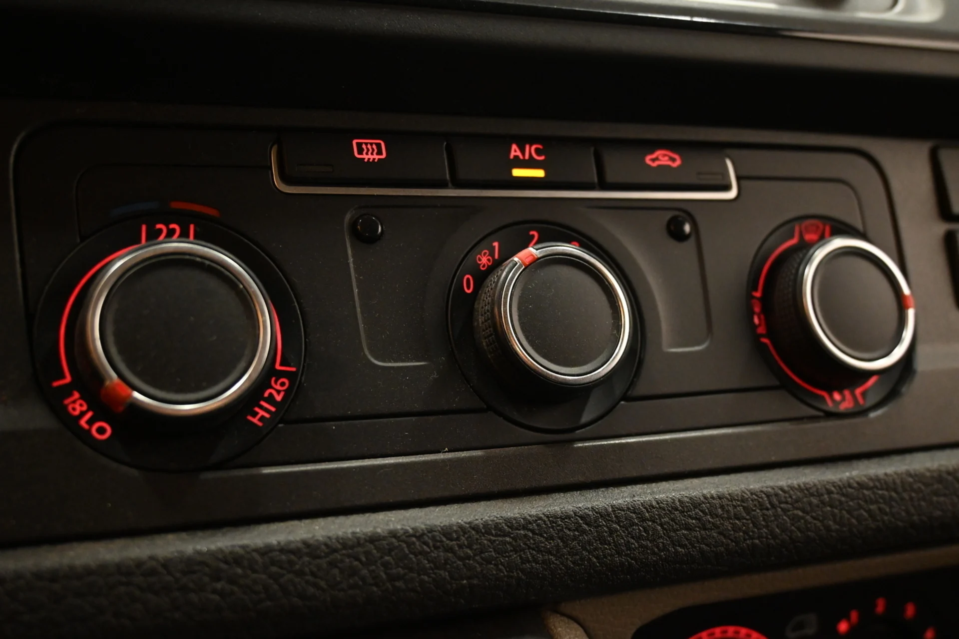 Car Image - 5eIsLSC4l4hdGIUtkmS1dL