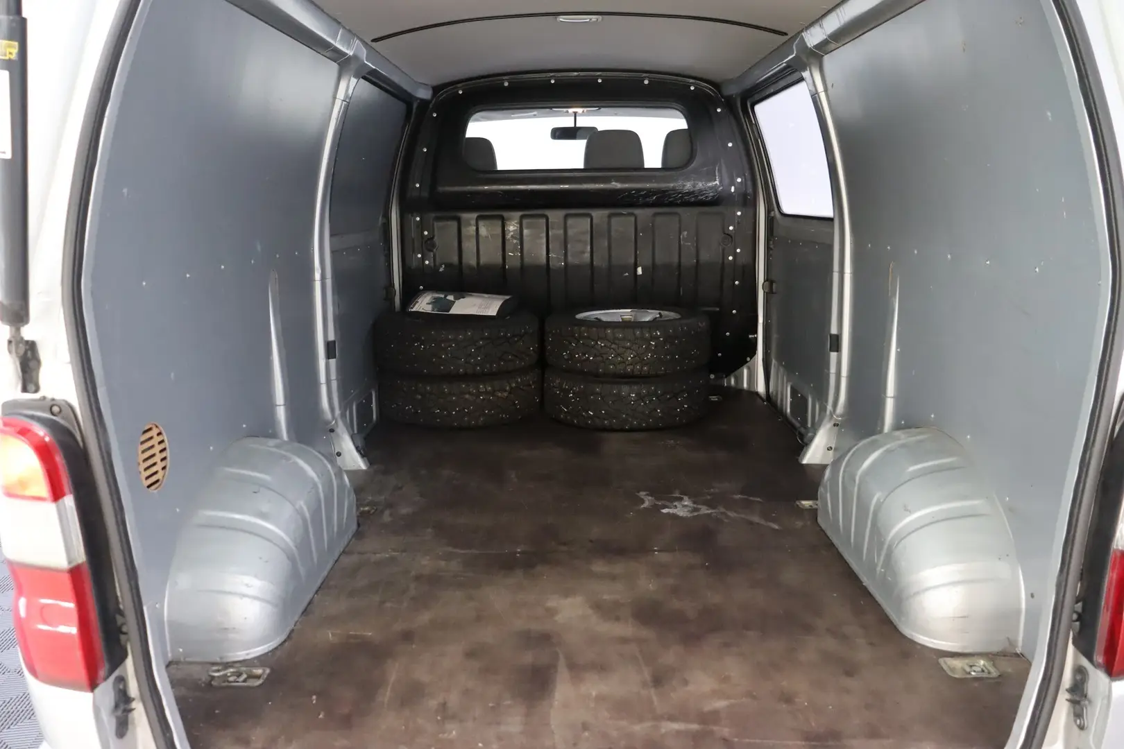 Car Image - 2zyiW8JMXP2tWW91u6NMuF