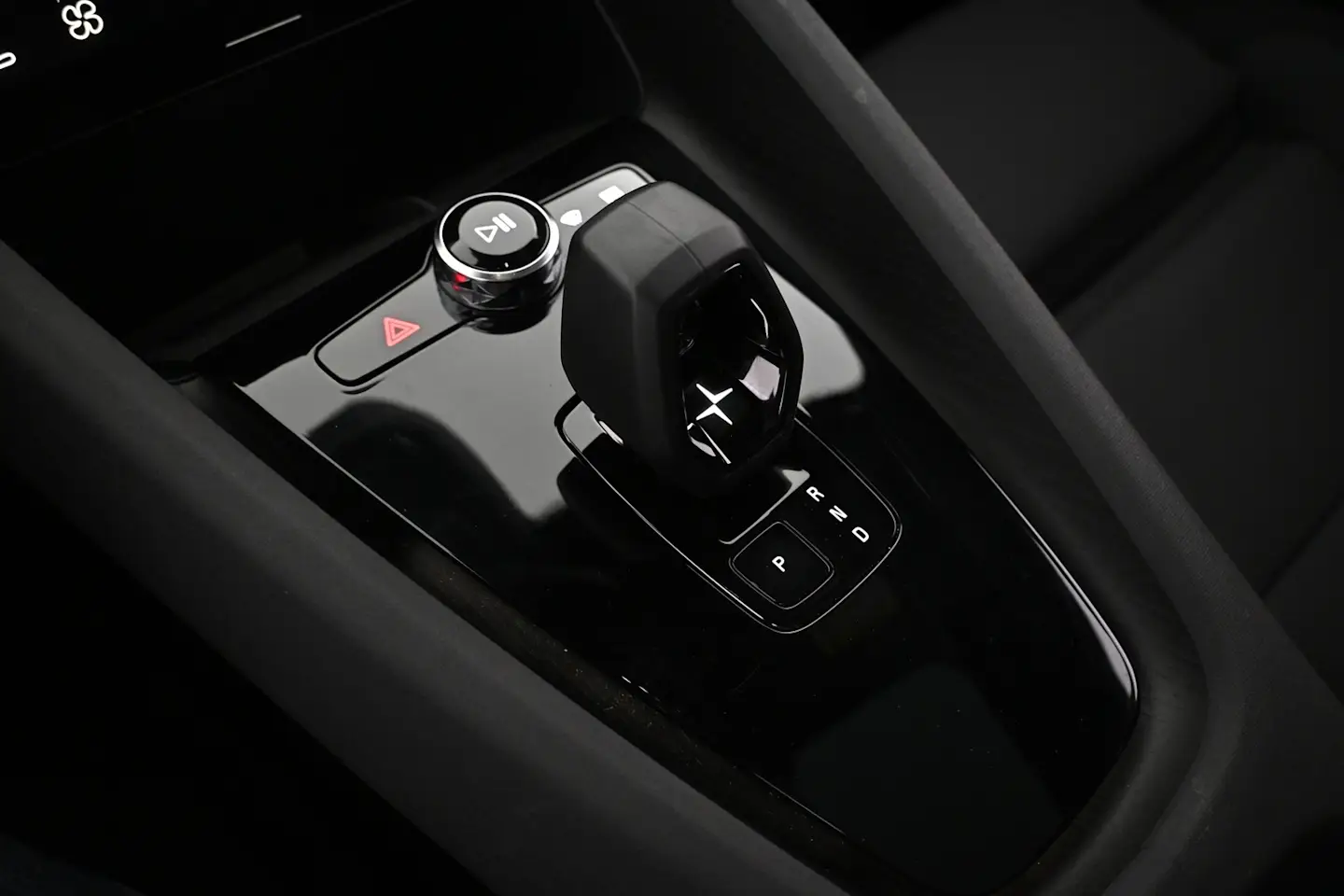 Car Image - 4ZRR1c1k2l4iPJQuWIYekt