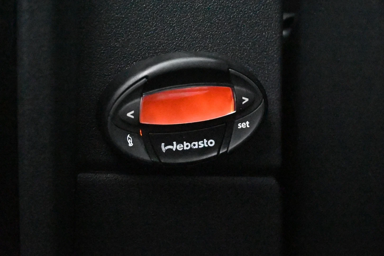 Car Image - vKd0Nly3FdLjUJVcRrNOo
