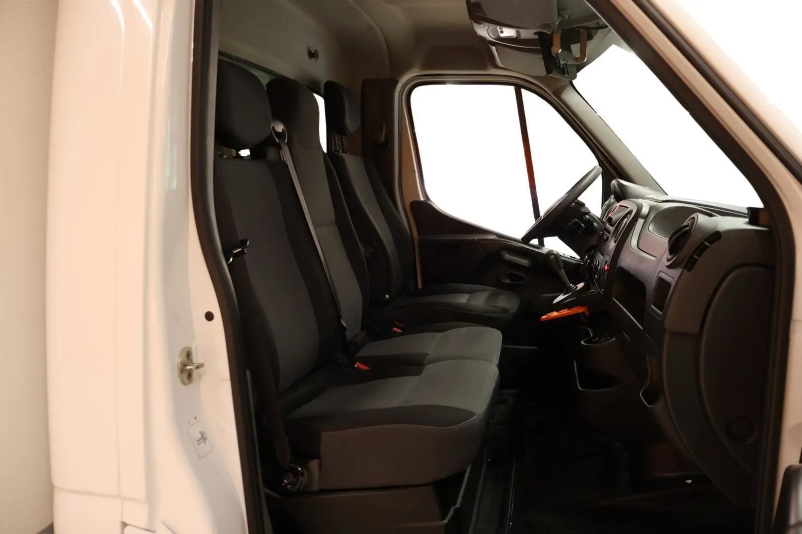 Car Image - 2Uadrgv75iagBQQrYZ8HZl
