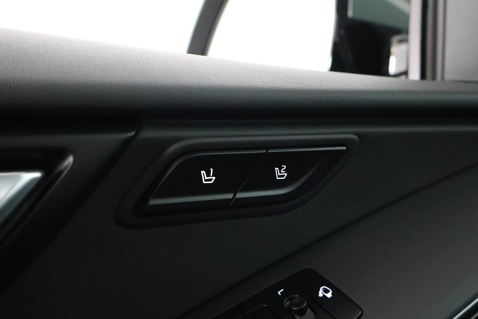 Car Image - 1FElEDInouPs9t7ywfjD1I