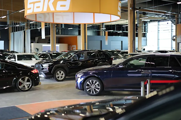 Sakalla nollatoleranssi autokaupan harmaalle taloudelle