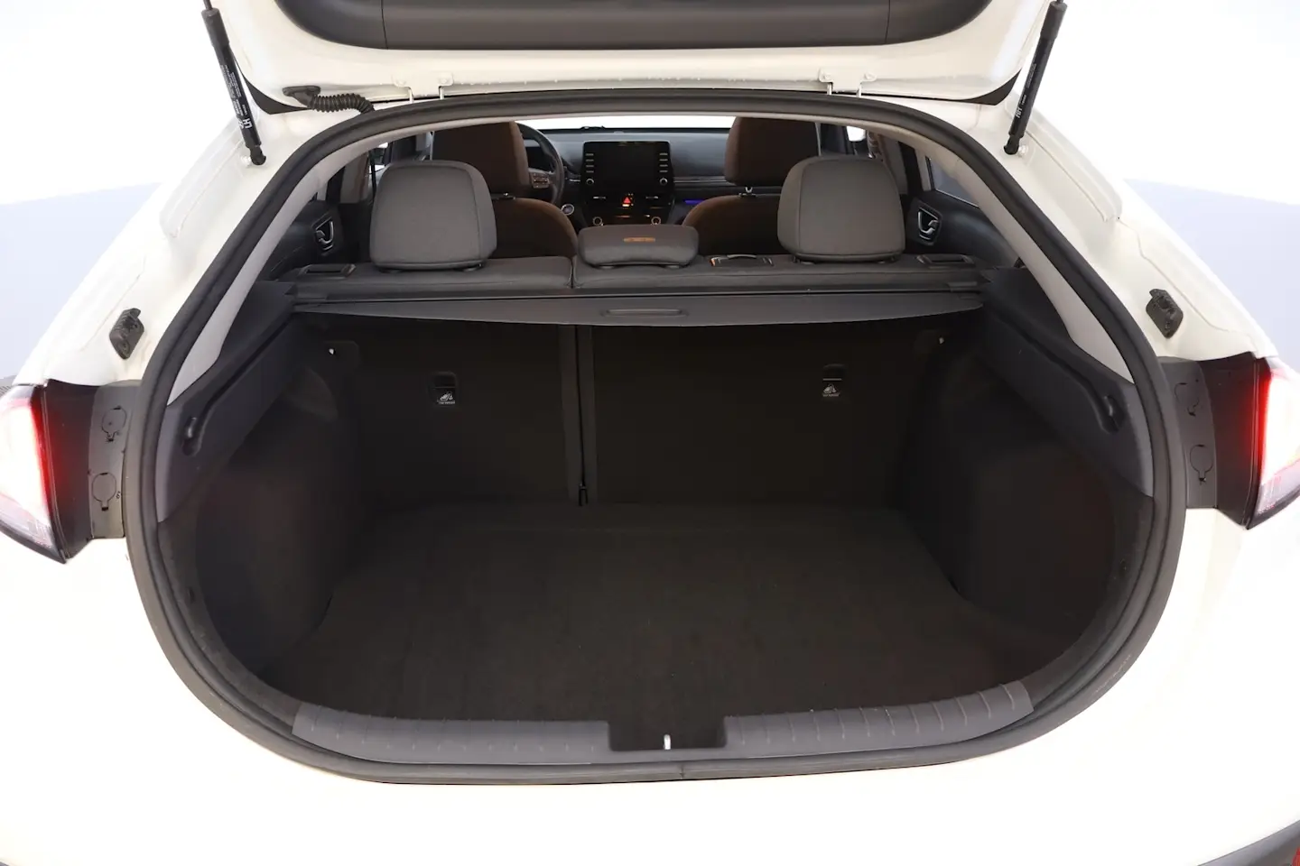 Car Image - 5vXf96KNAsvY8X3Z1CzP6r