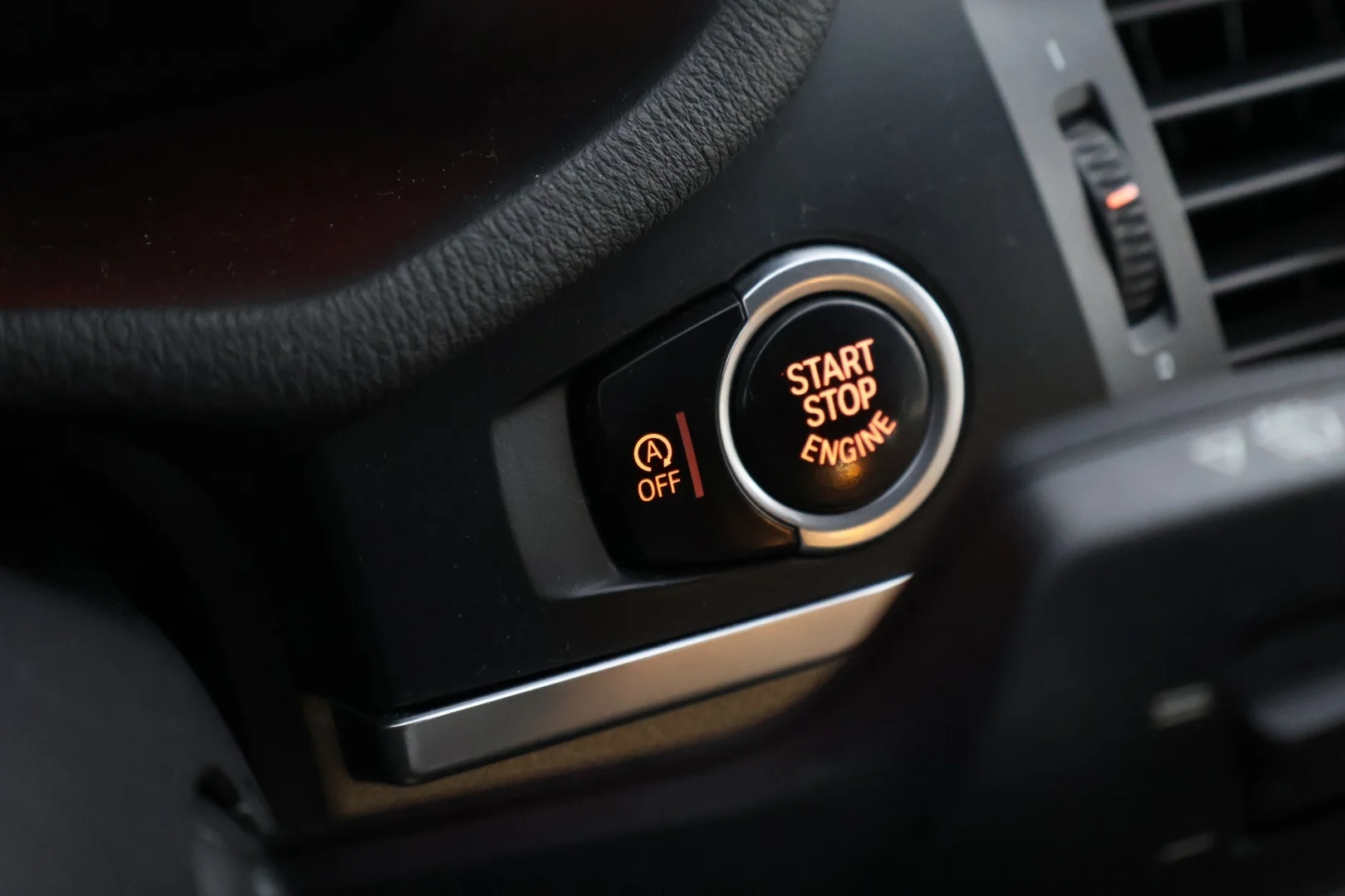 Car Image - 3dQp2xOTdCfOHHJikslRm1