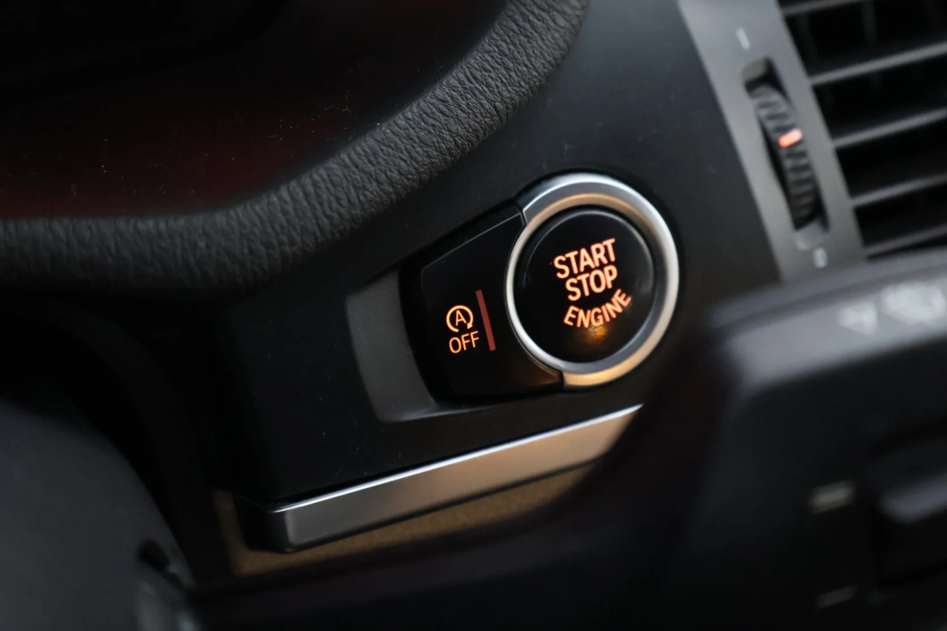 Car Image - 3dQp2xOTdCfOHHJikslRm1