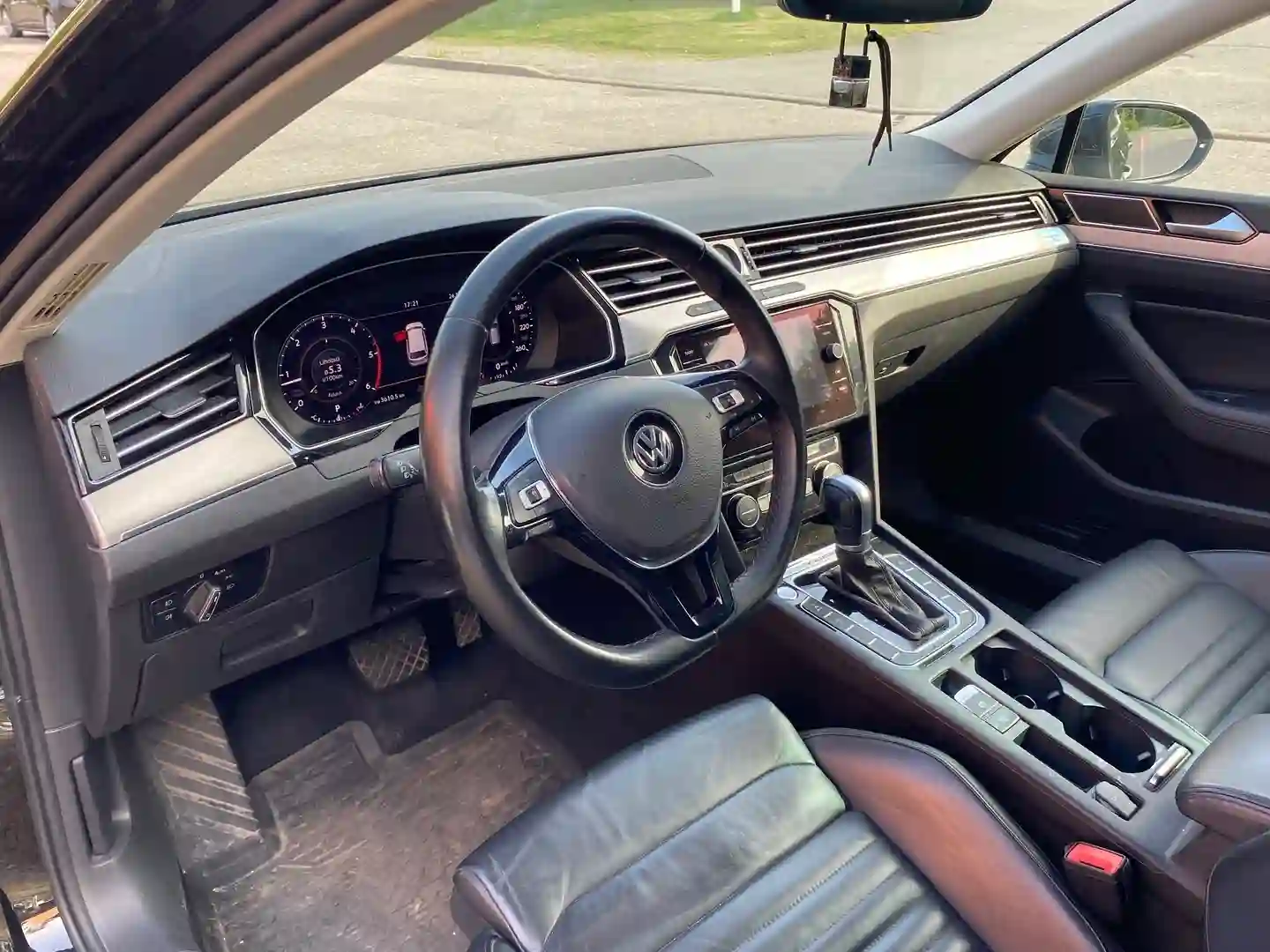 Car Image - 4Lpbtr9cJKs1ggCmI4Z9p5