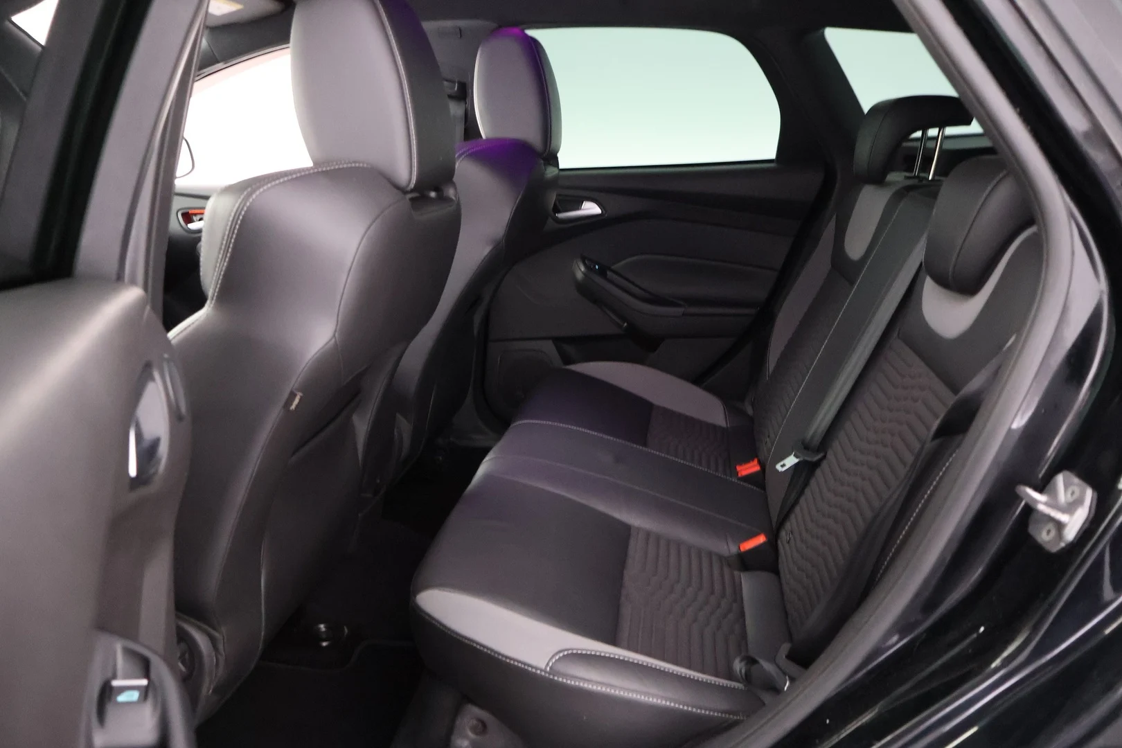 Car Image - 7ze8eVIVTJbPgFachU5IP6