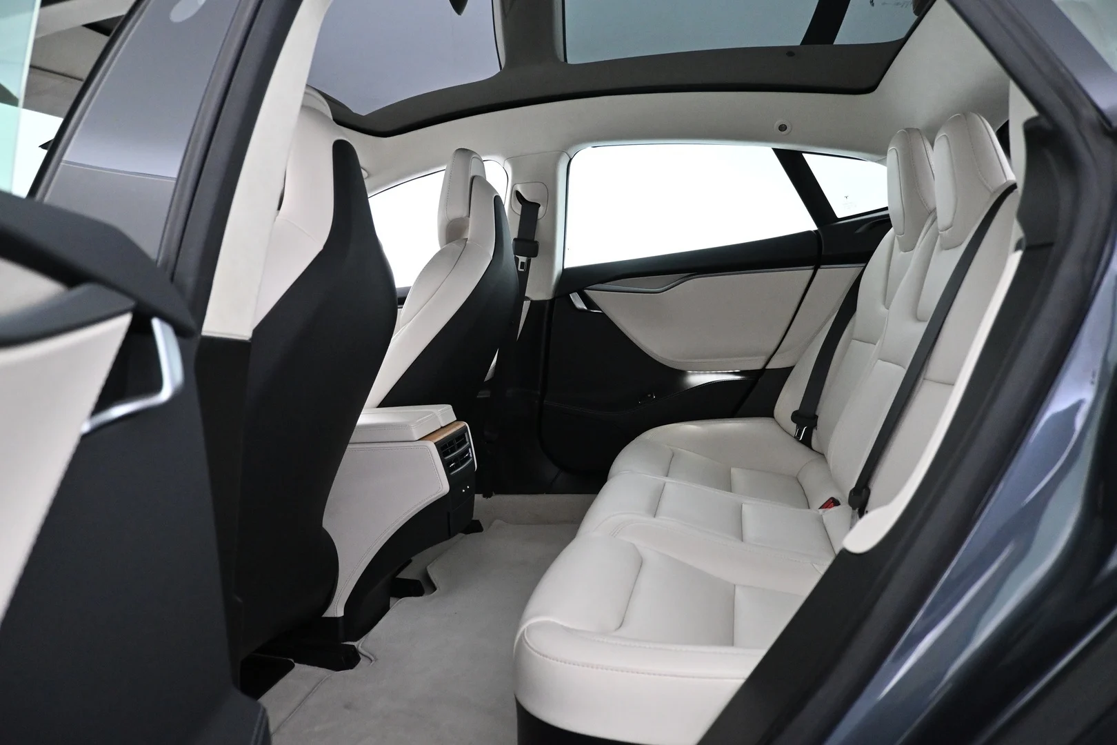 Car Image - 1S626i1RxmxuOu0MXCUBBr