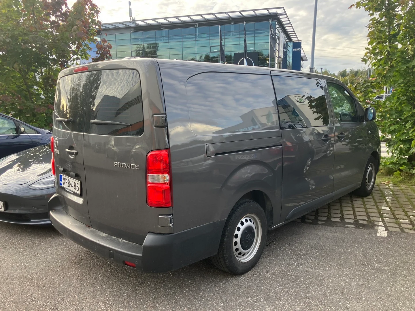 Car Image - 54n9neDxX7Dd7JbydJZxhR