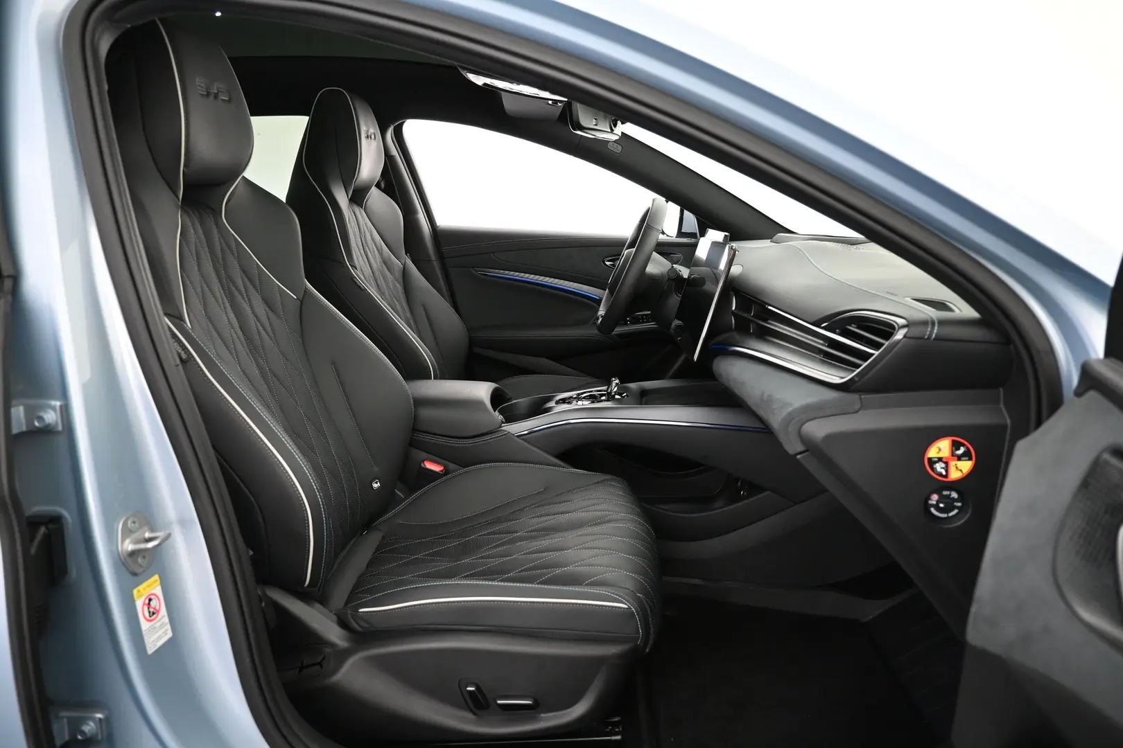 Car Image - 1a6J1w83zz1JGA3hfvKol5