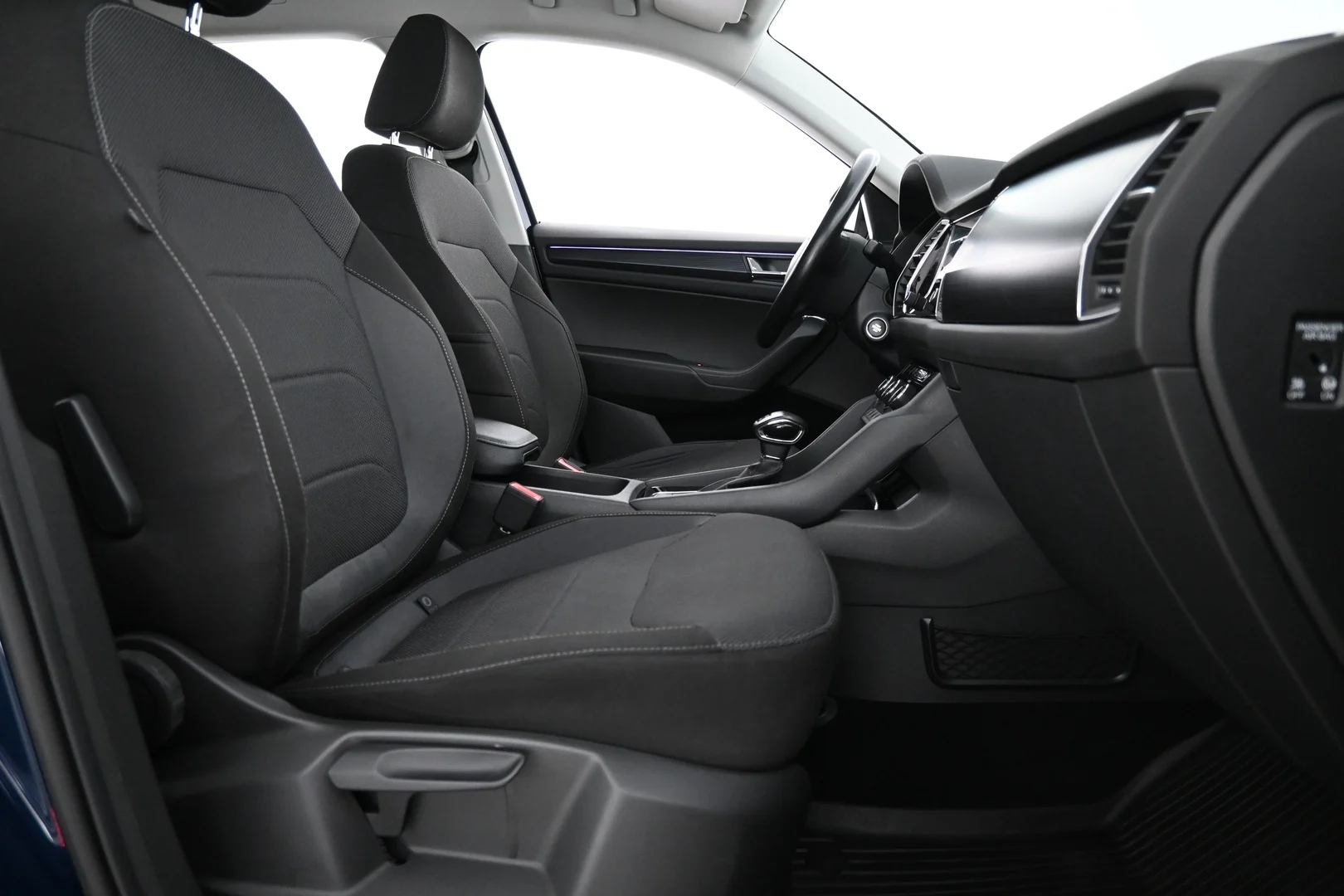 Car Image - 33GsZm2gpidWajplDPzfRv
