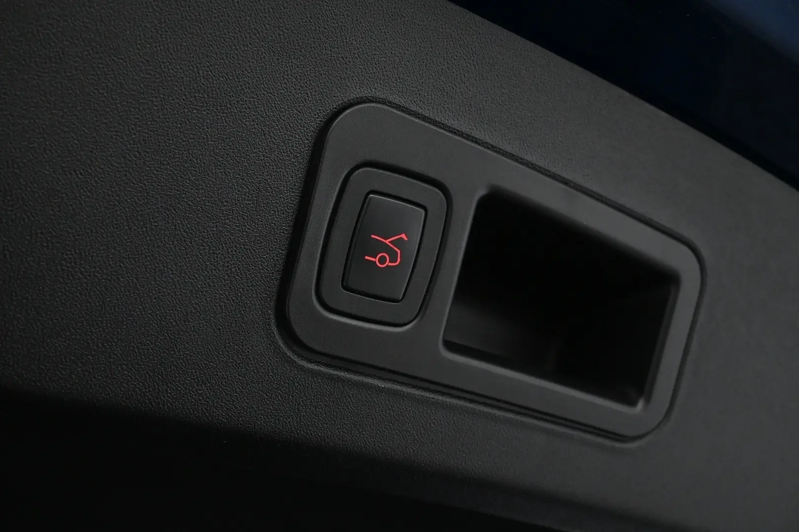 Car Image - 3BvNHp5g23zmnQydoPoaF7