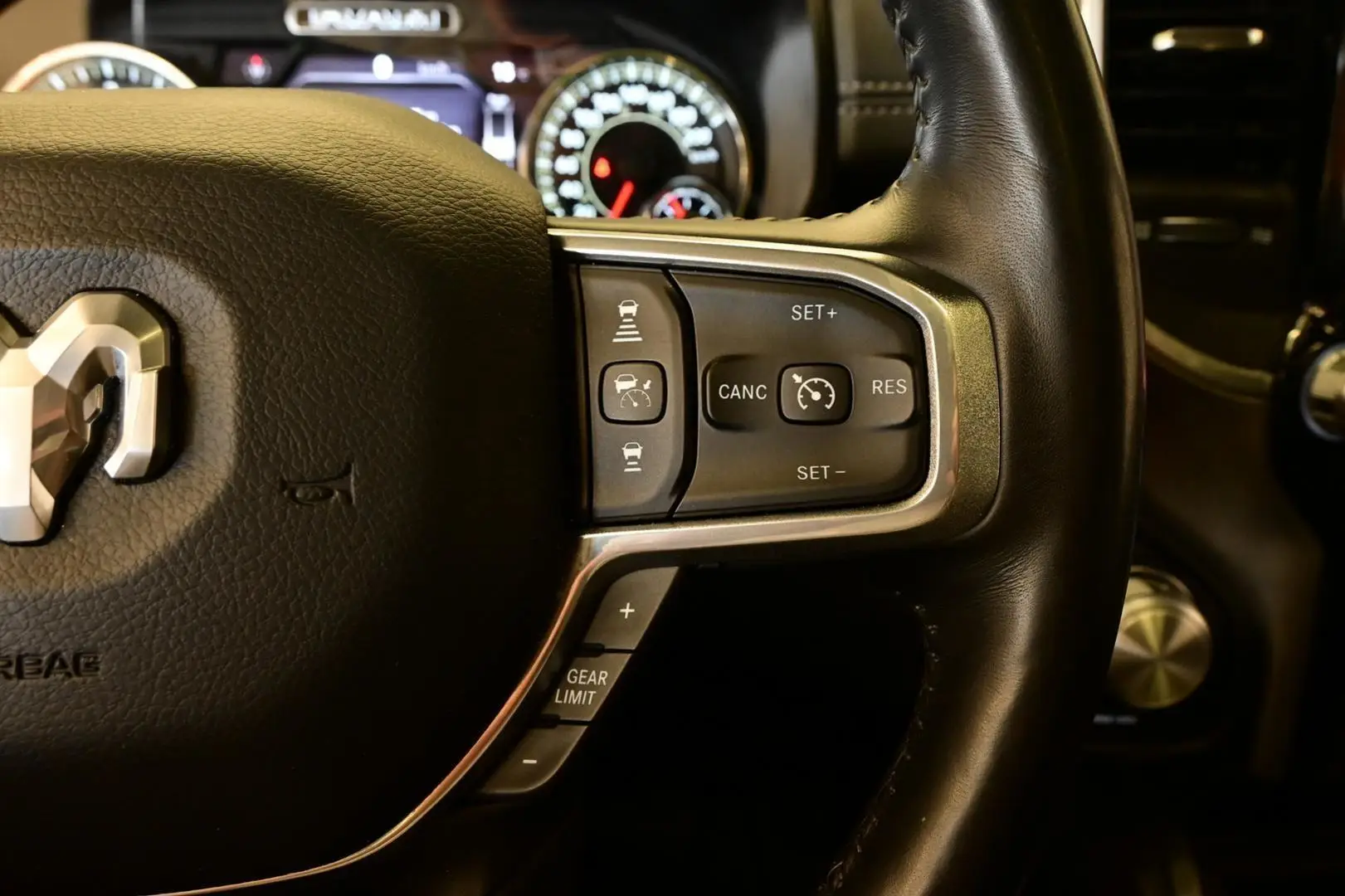 Car Image - 2oEDmYI3U4z6N8g3znNxXC
