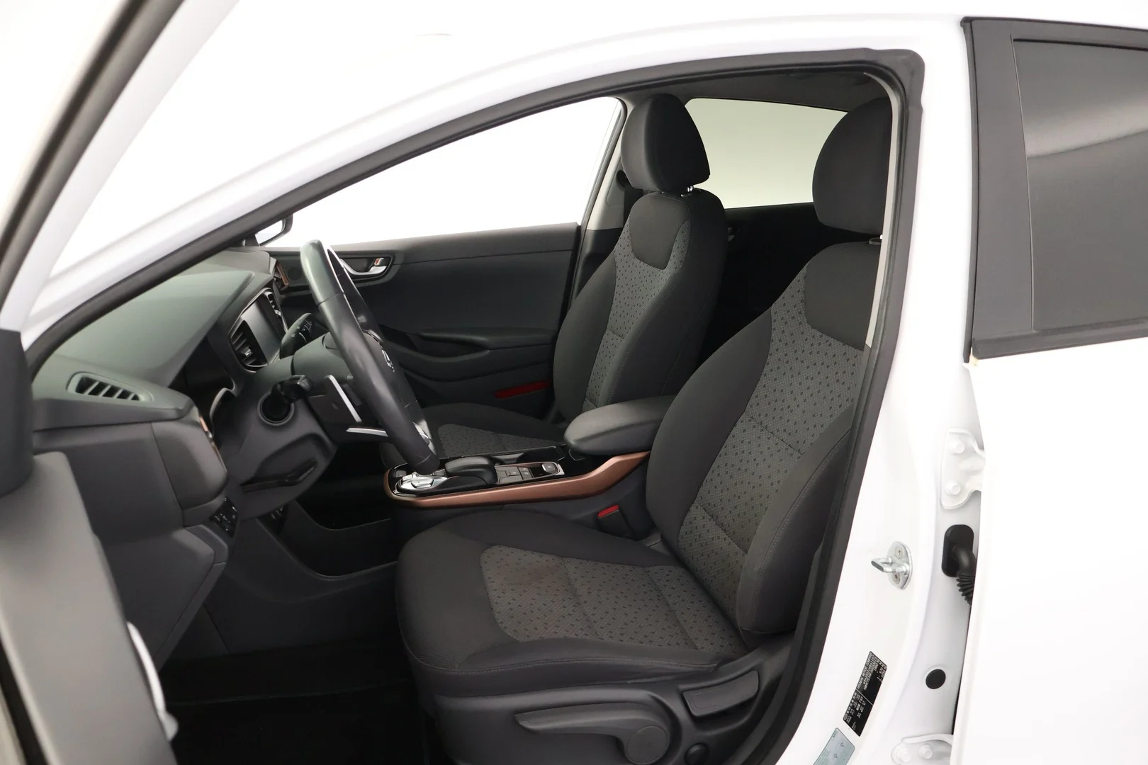 Car Image - eacp2xgaY5VYMUVGg7vHZ