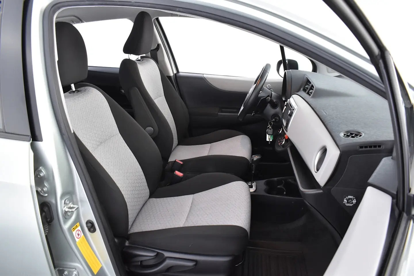 Car Image - 5afBe8hYLI6YApIb6TYEws