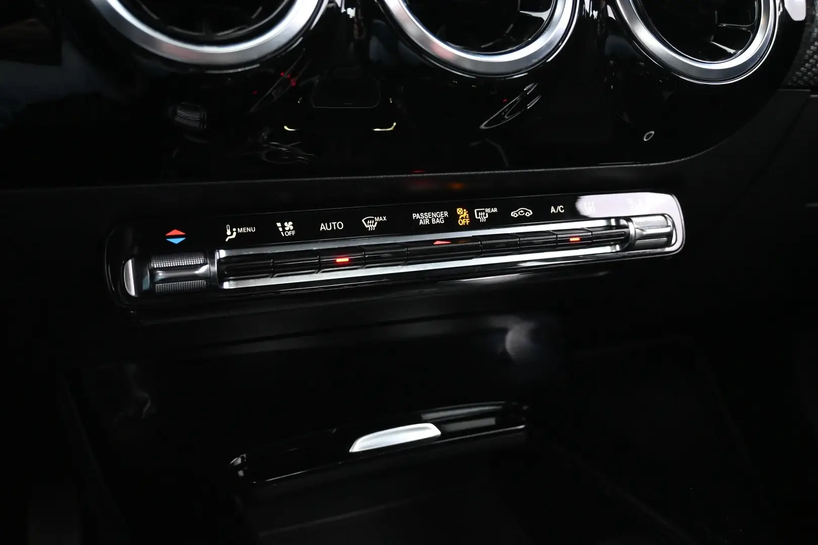 Car Image - 2oSxwDPMcXsTfHhdlvKirn