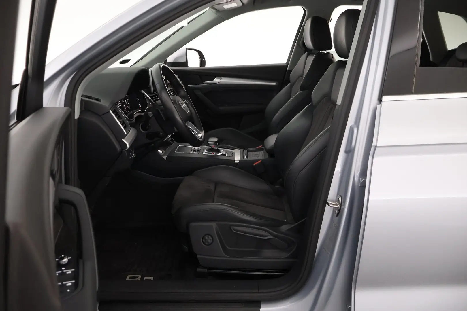 Car Image - HMoefmrmAZi2sJYSM3Nkr