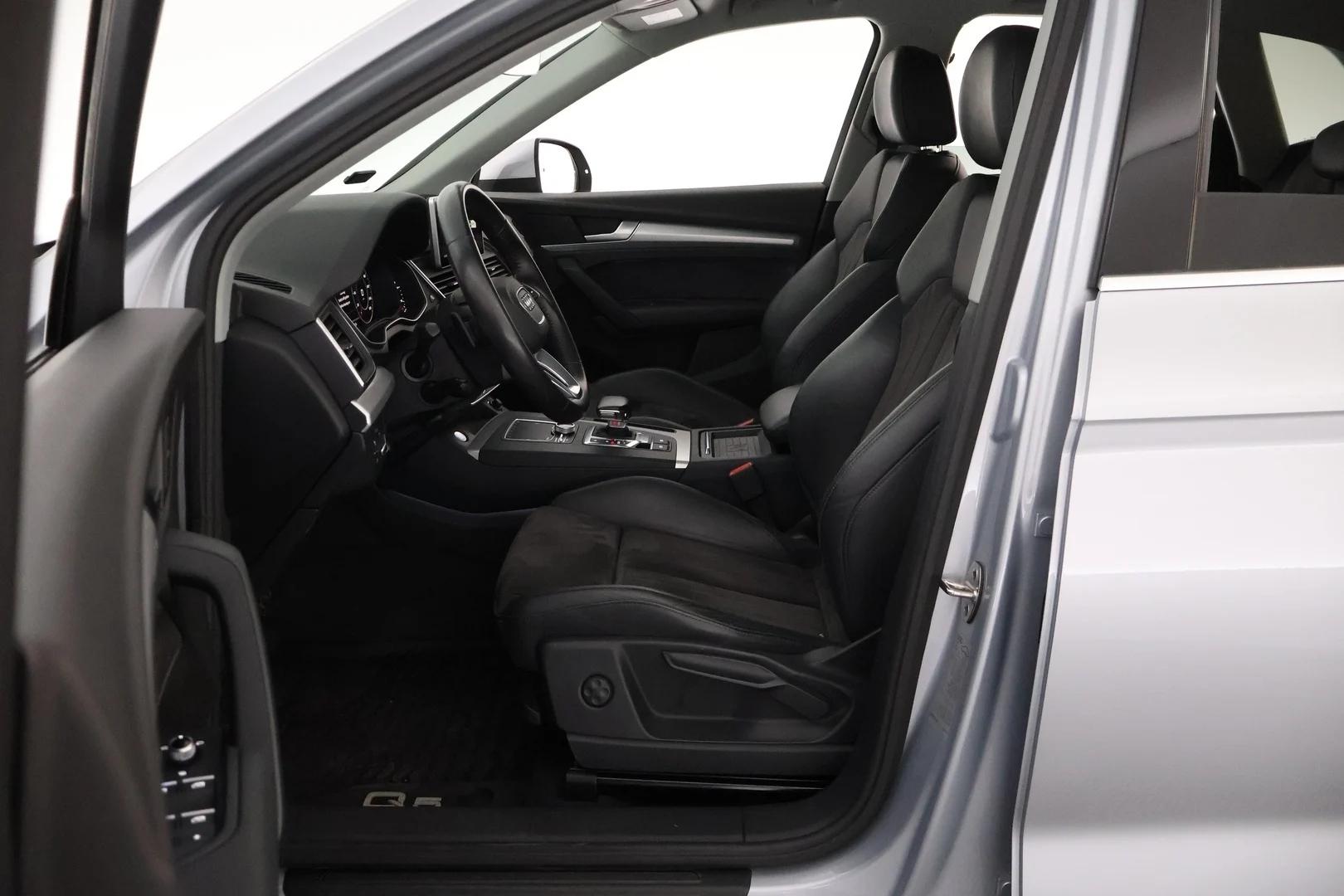 Car Image - HMoefmrmAZi2sJYSM3Nkr
