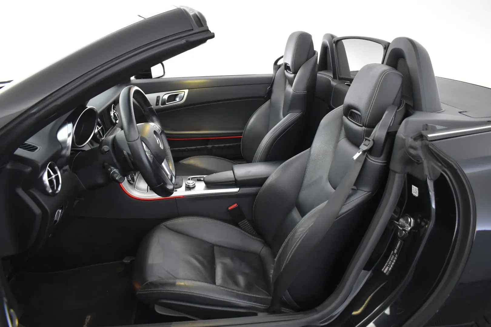 Car Image - Gi9DydiPqVJMocozvwBhu