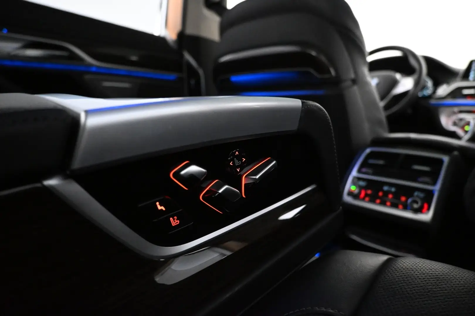 Car Image - 6HaWT749U0YPhziEg579IT