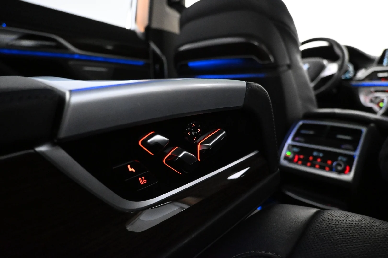 Car Image - 6HaWT749U0YPhziEg579IT