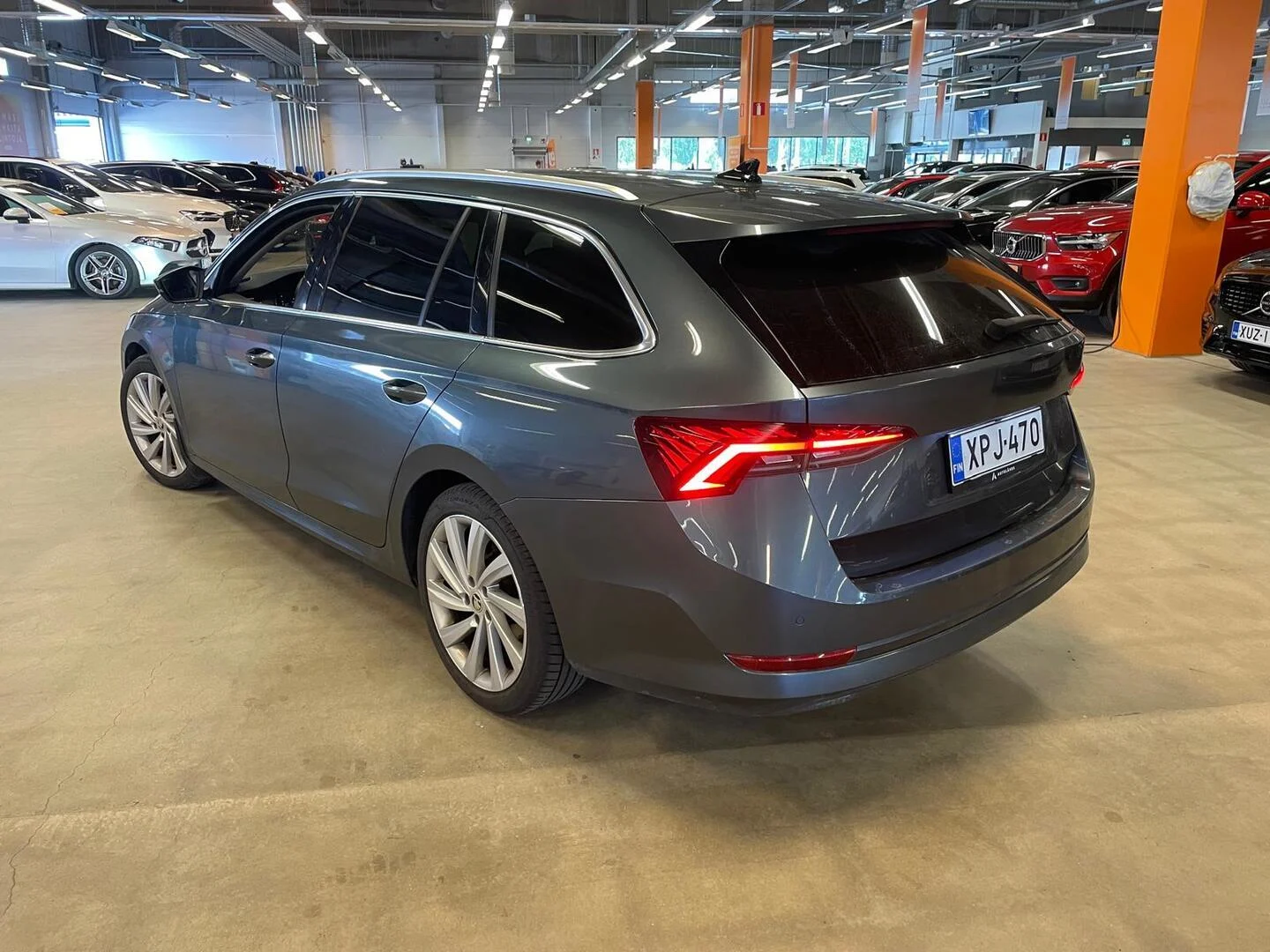 Car Image - dpZ0B7lB6gcwCu6tOOaRW