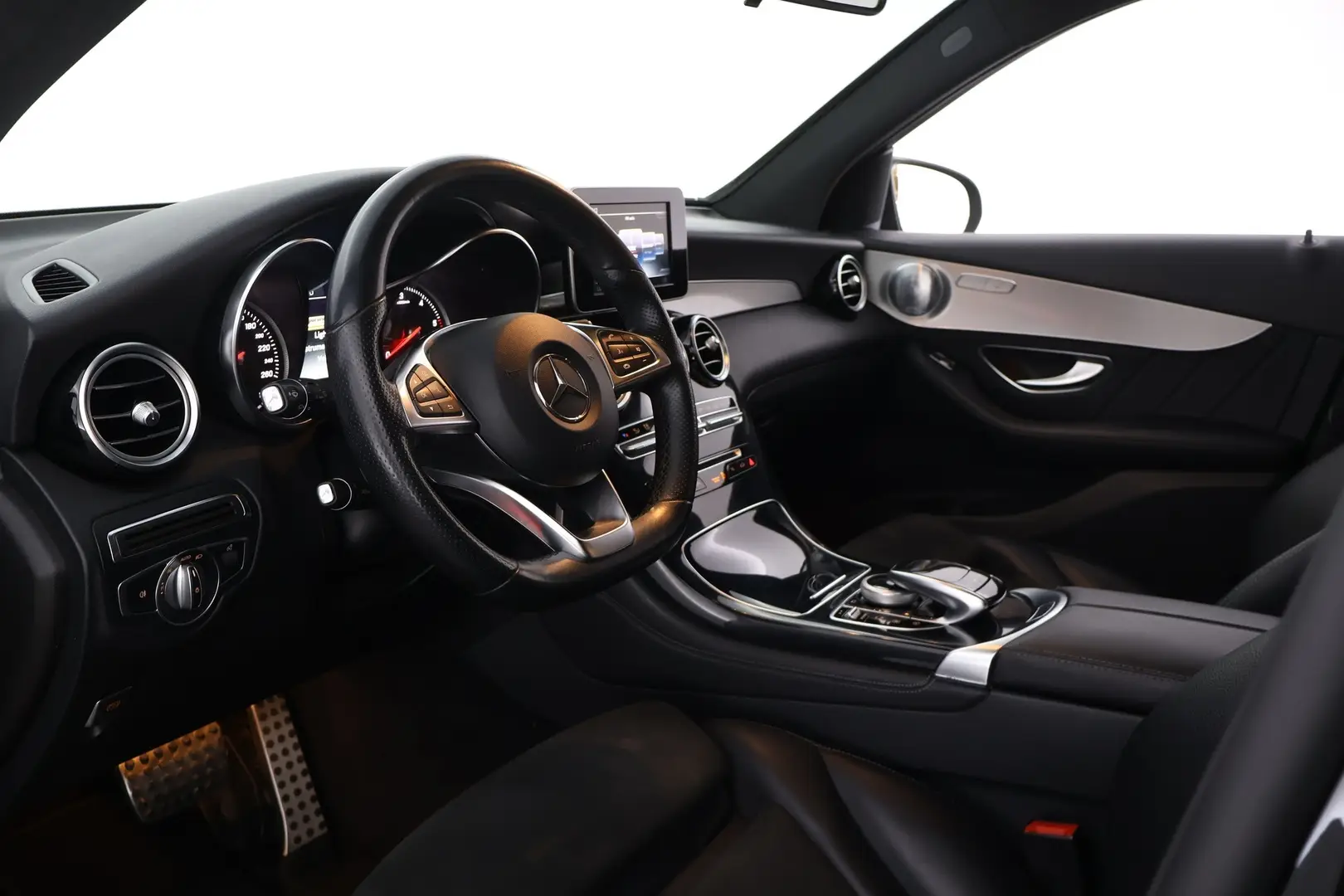 Car Image - RLCnEQRn3Cz2TgY39MSnq